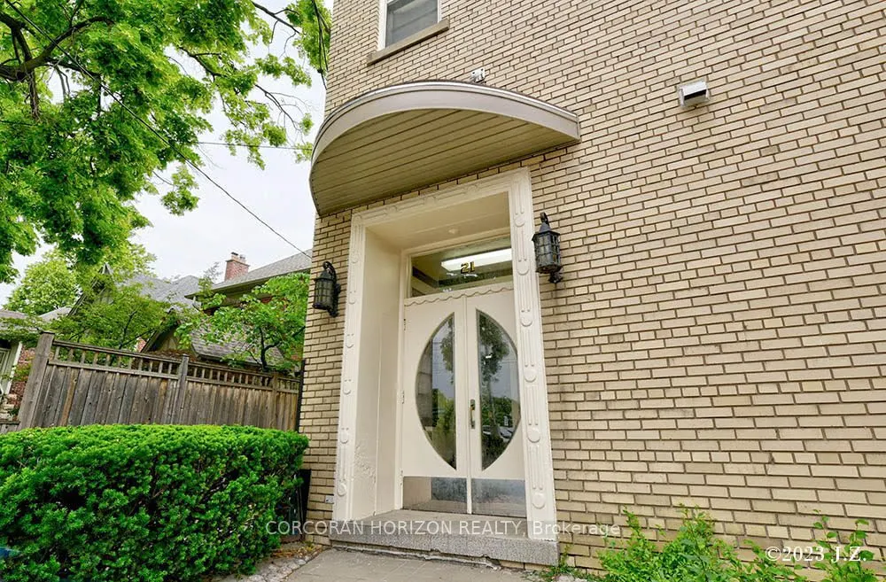 21 Castle Knock Road, #1