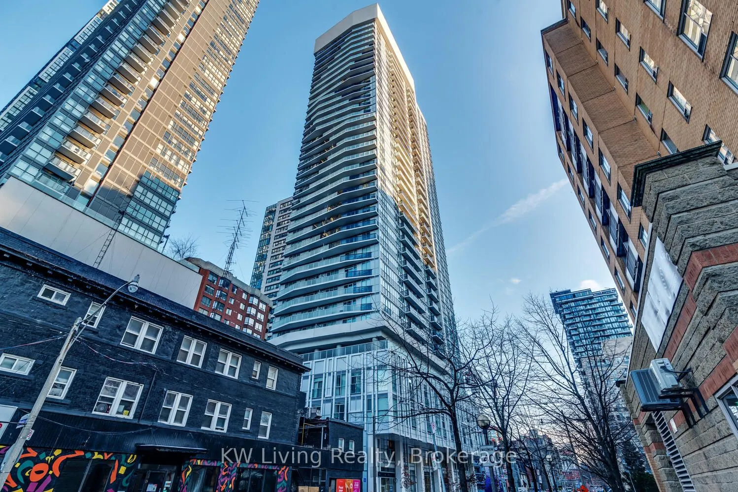 77 Mutual Street, #309