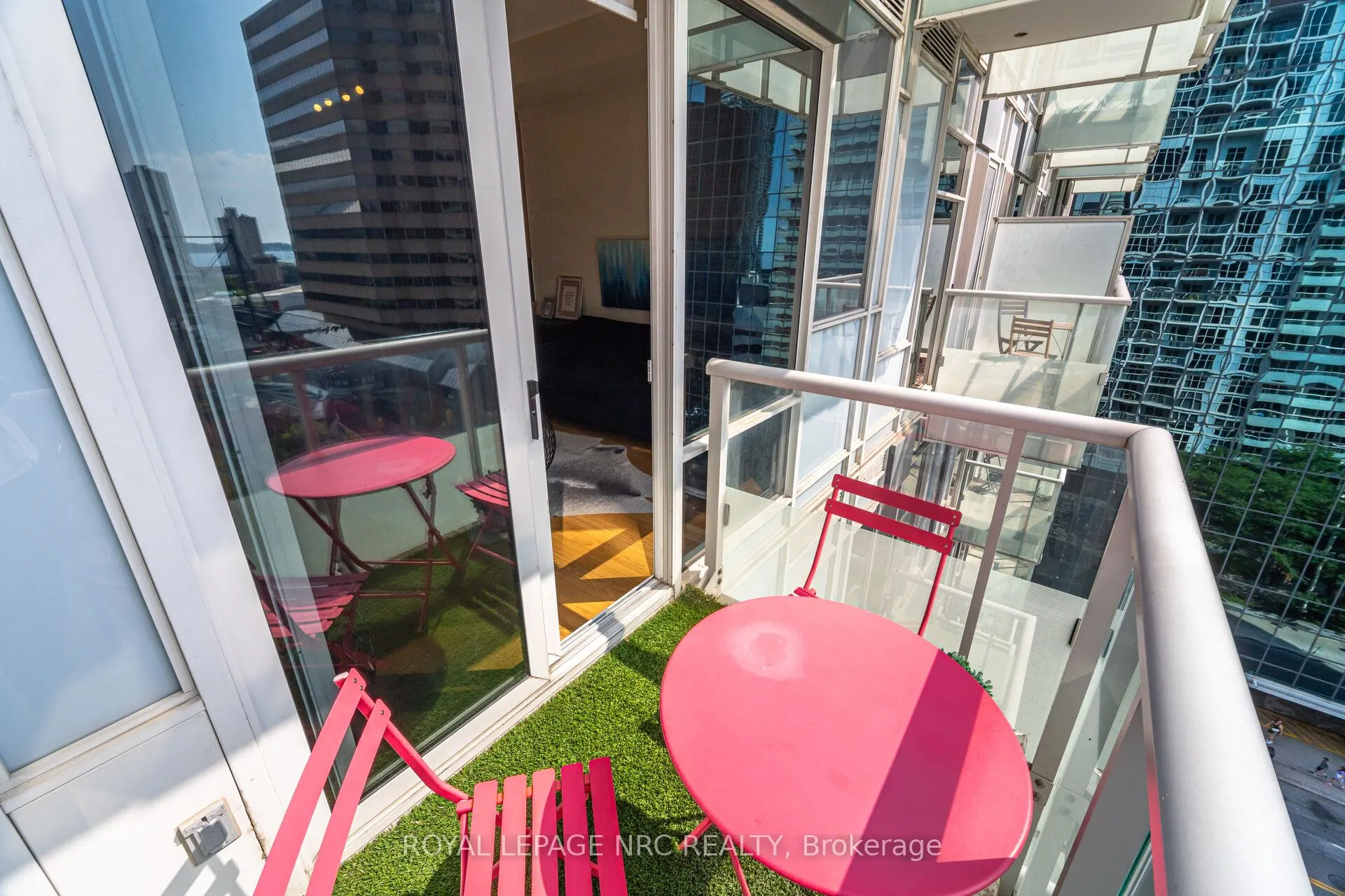 20 John Street, #920