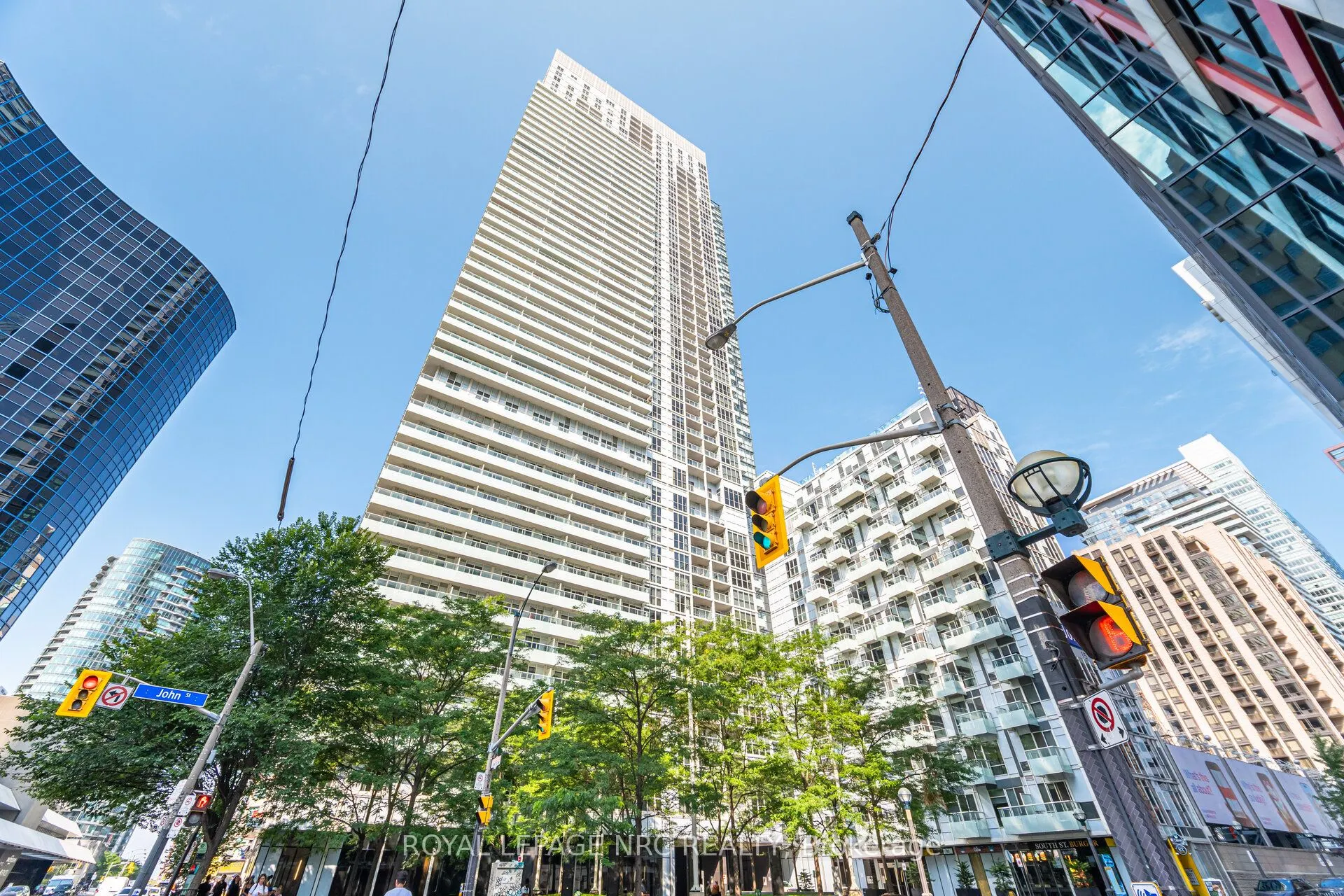 20 John Street, #920