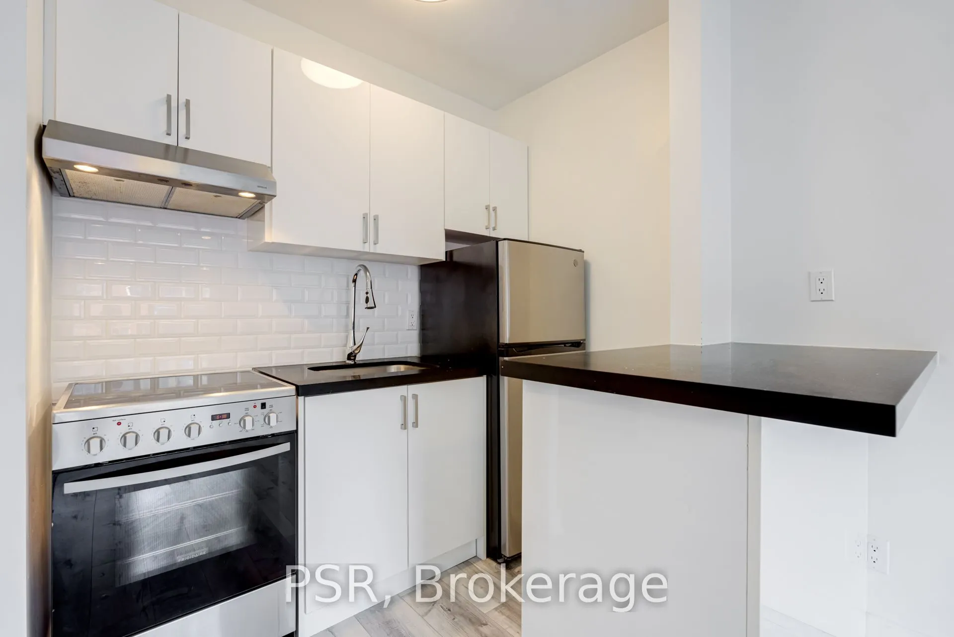 256 Sherbourne Street, #206
