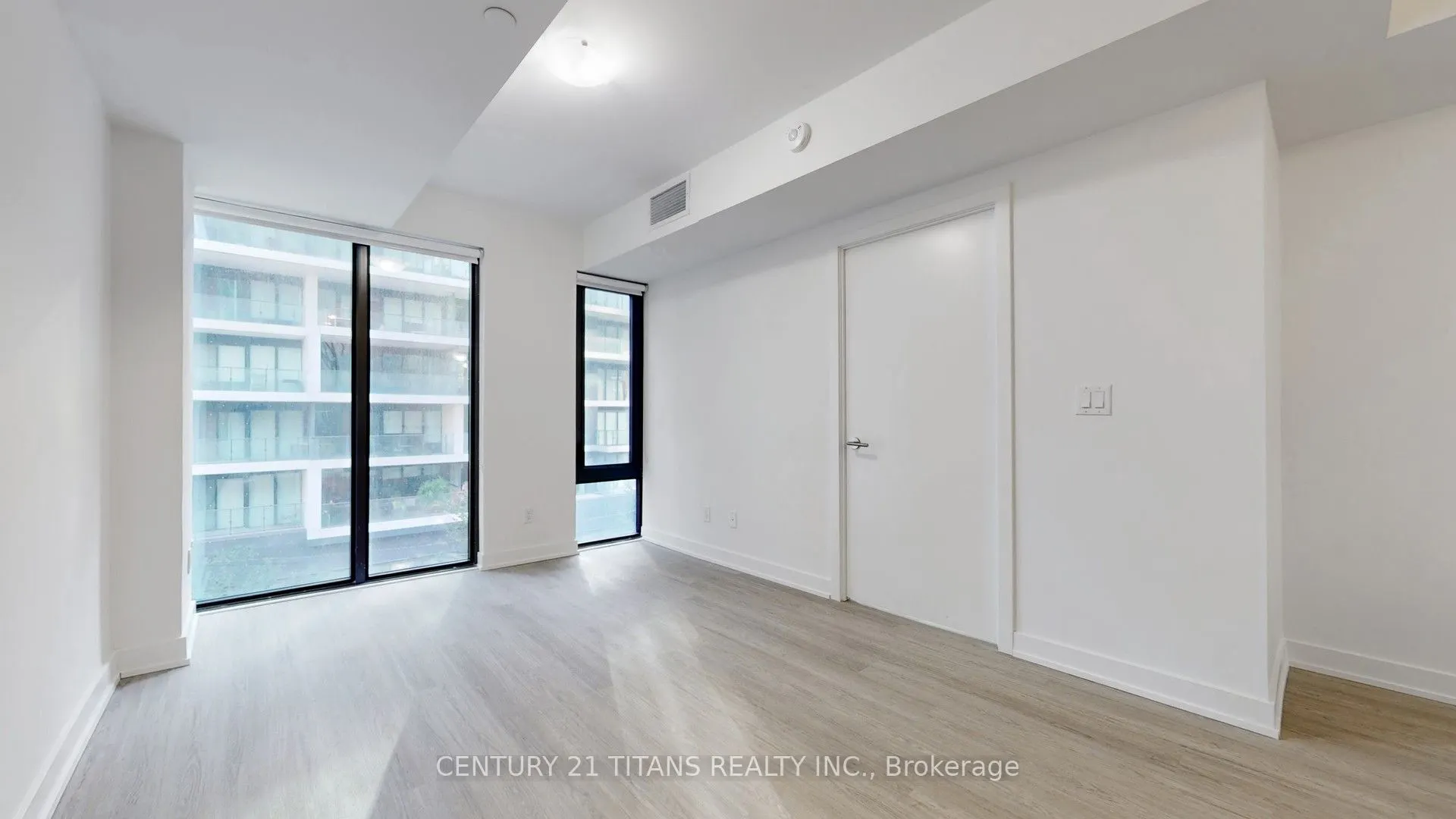 47 Mutual Street, #401