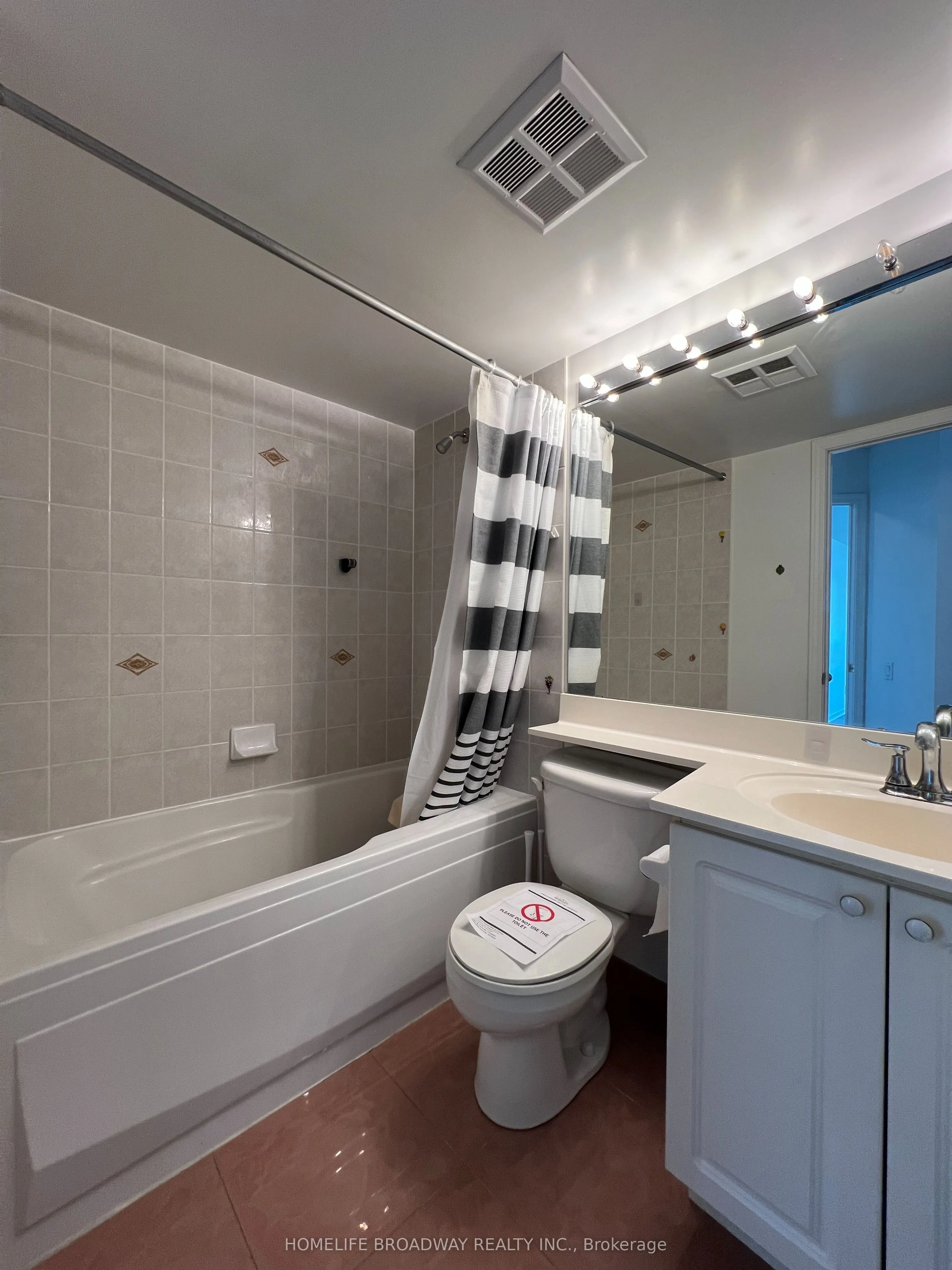 8 Hillcrest Avenue, #907