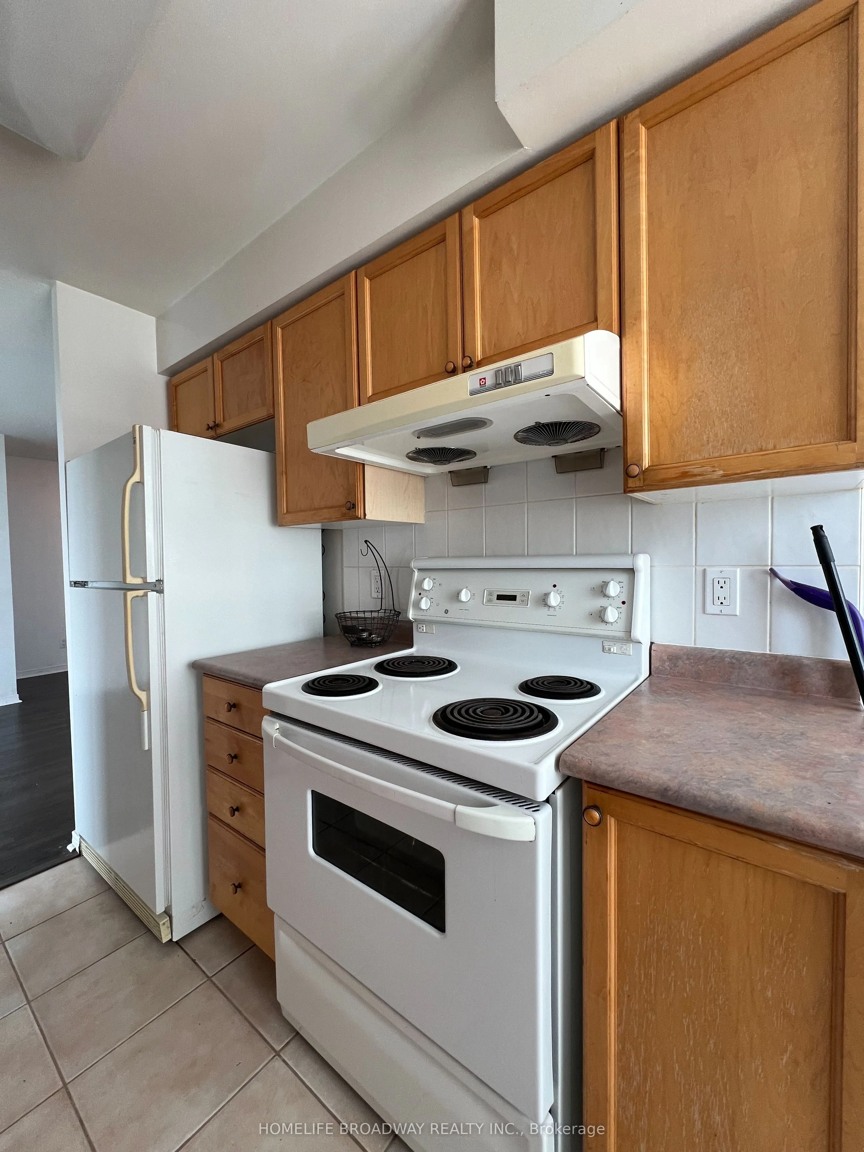 8 Hillcrest Avenue, #907