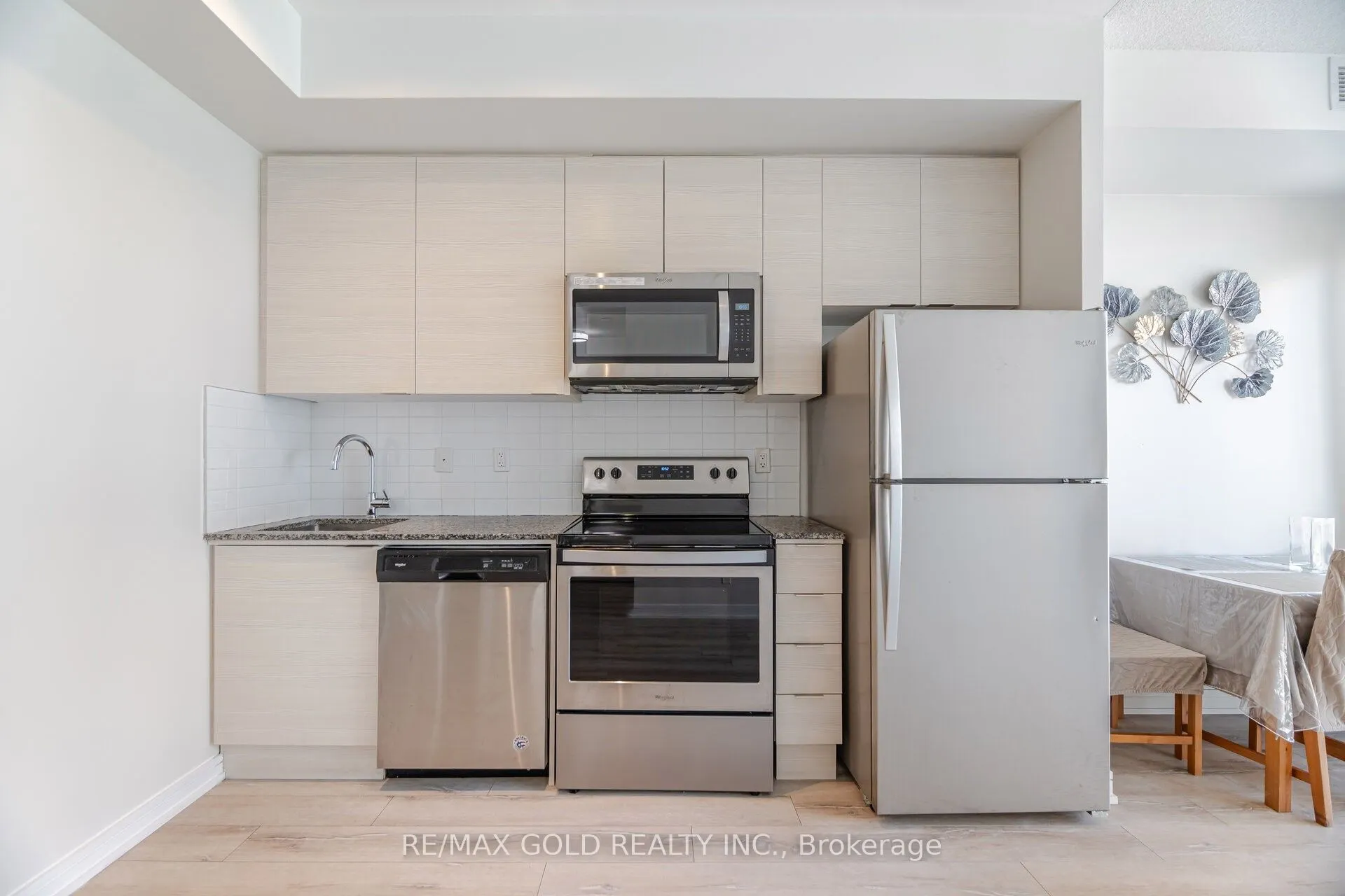 621 Sheppard Avenue E, #619