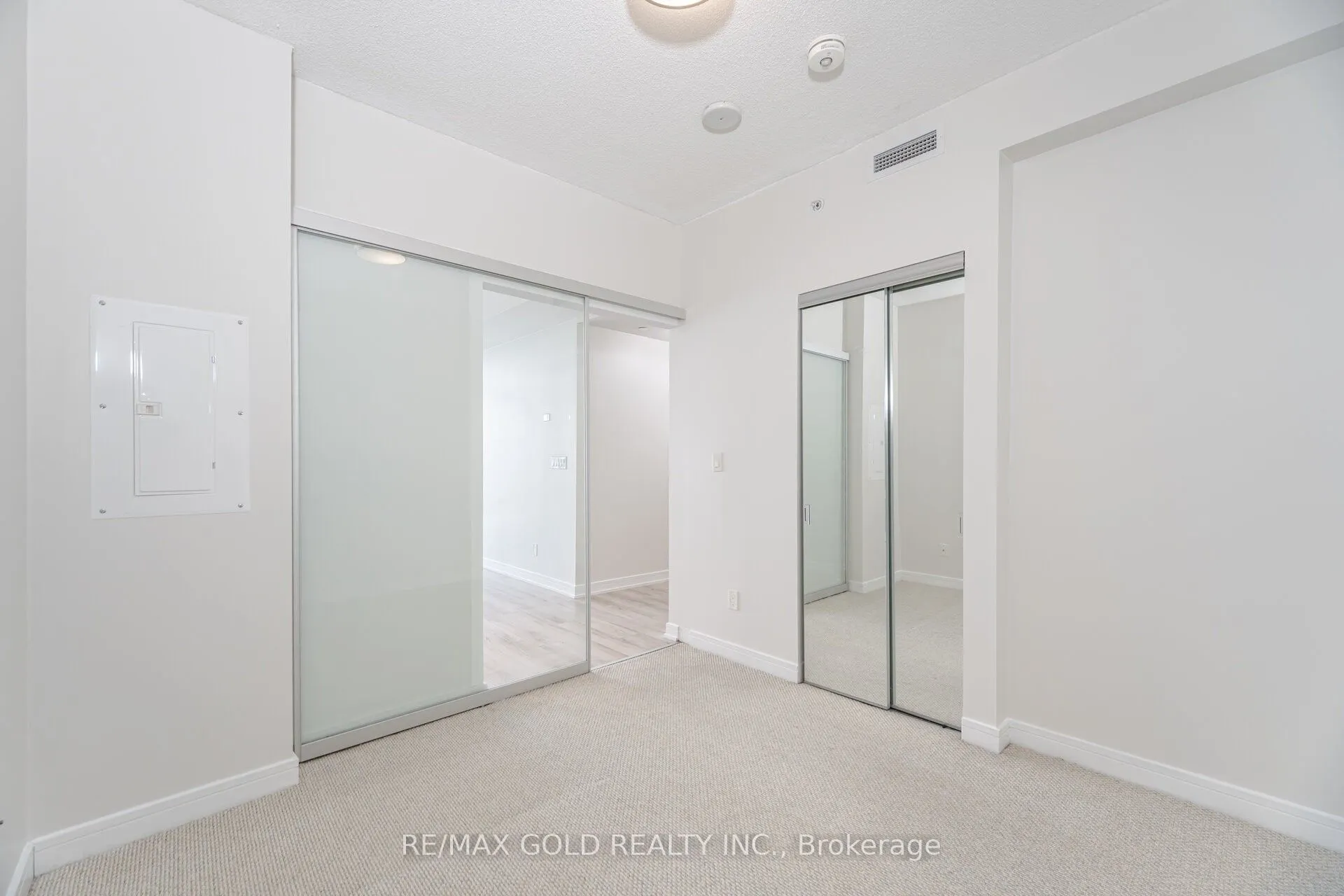 621 Sheppard Avenue E, #619