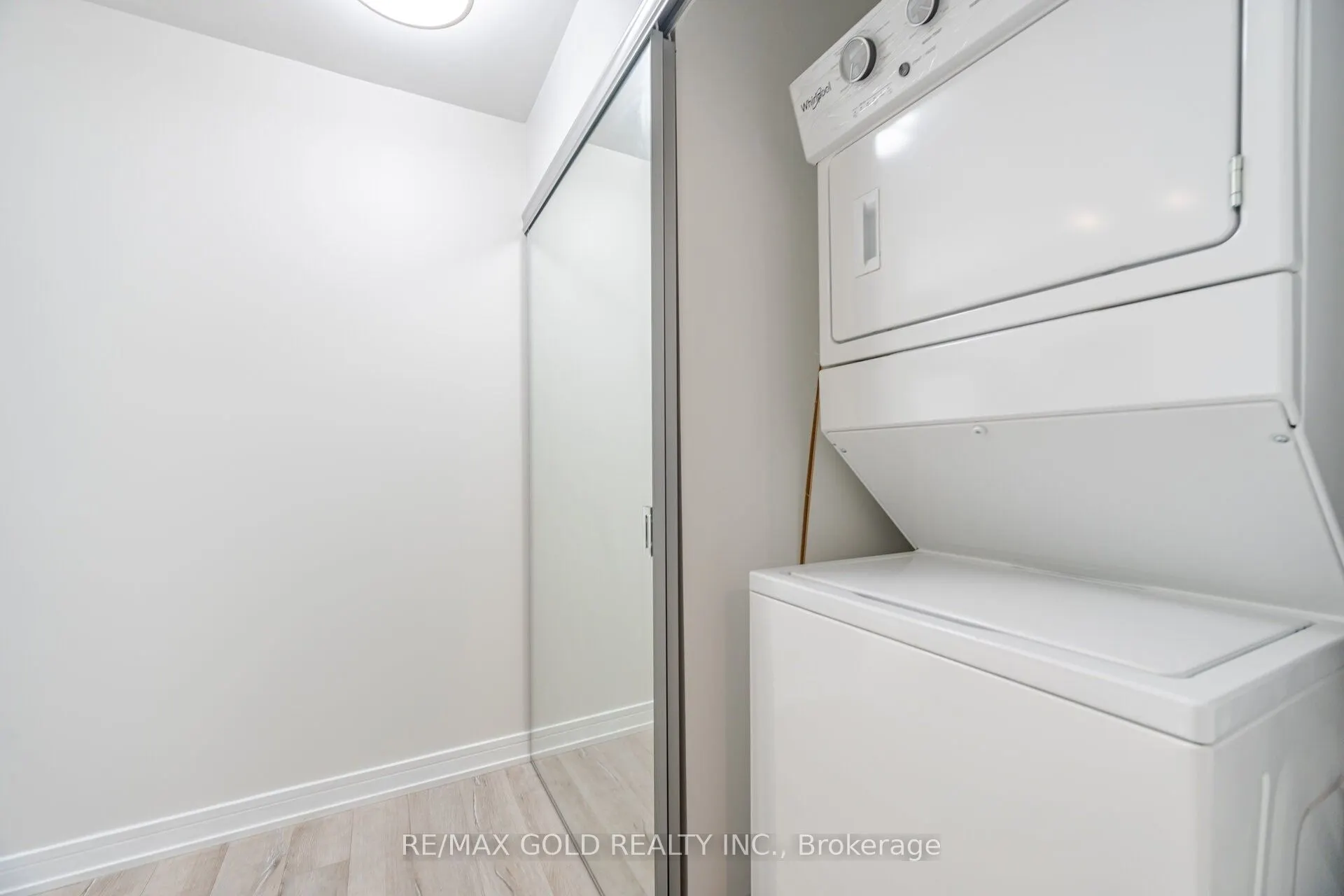 621 Sheppard Avenue E, #619