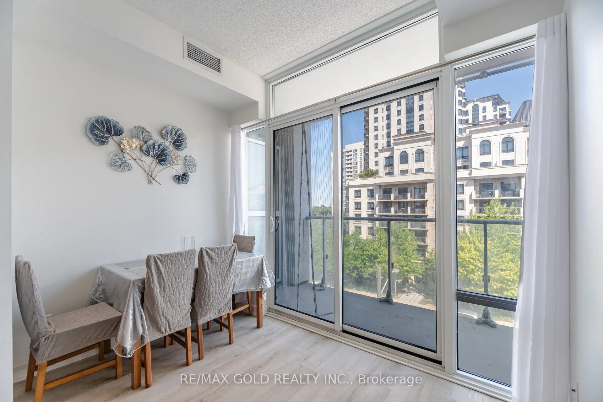 621 Sheppard Avenue E, #619