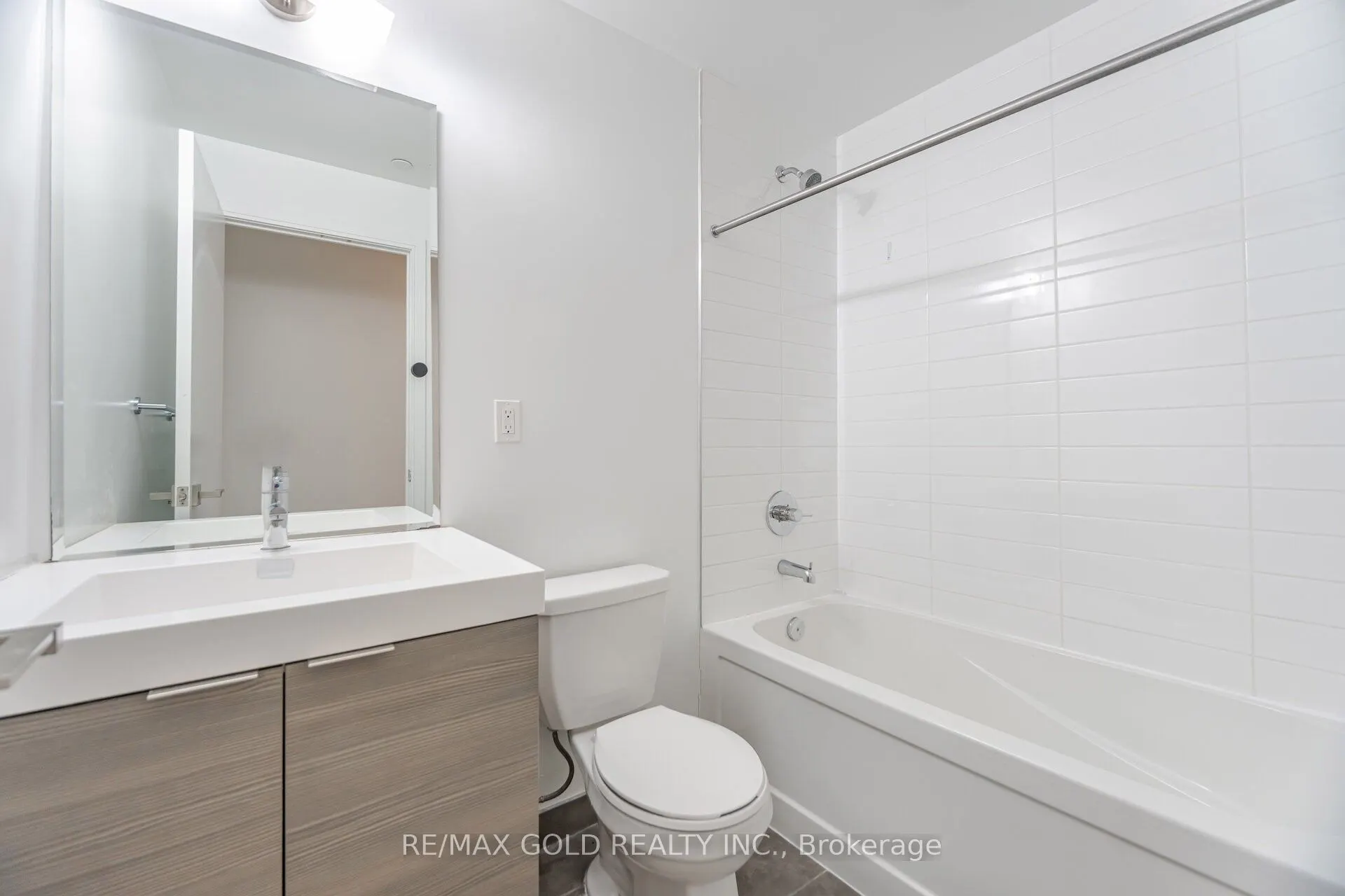 621 Sheppard Avenue E, #619