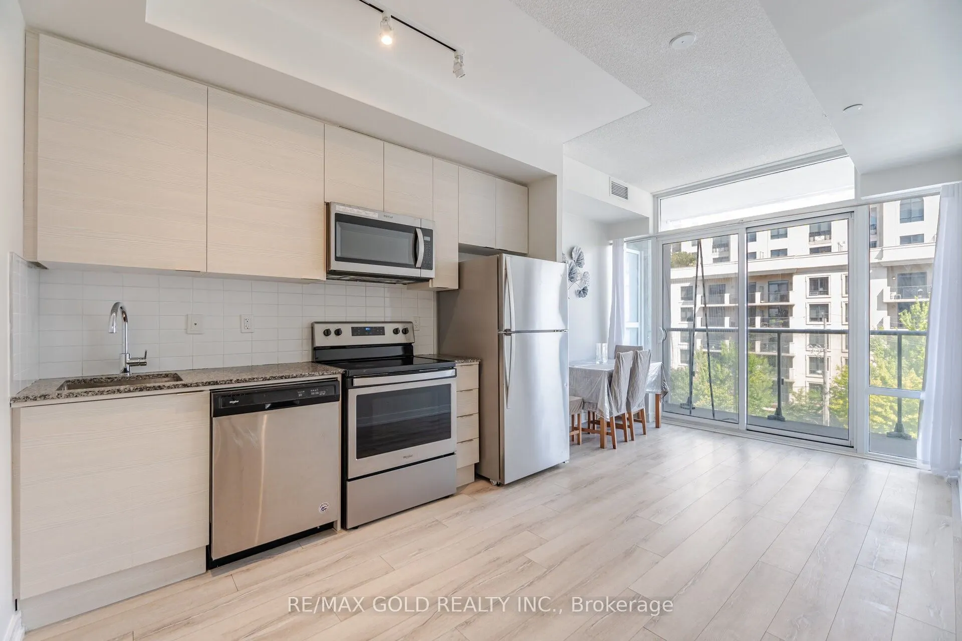 621 Sheppard Avenue E, #619