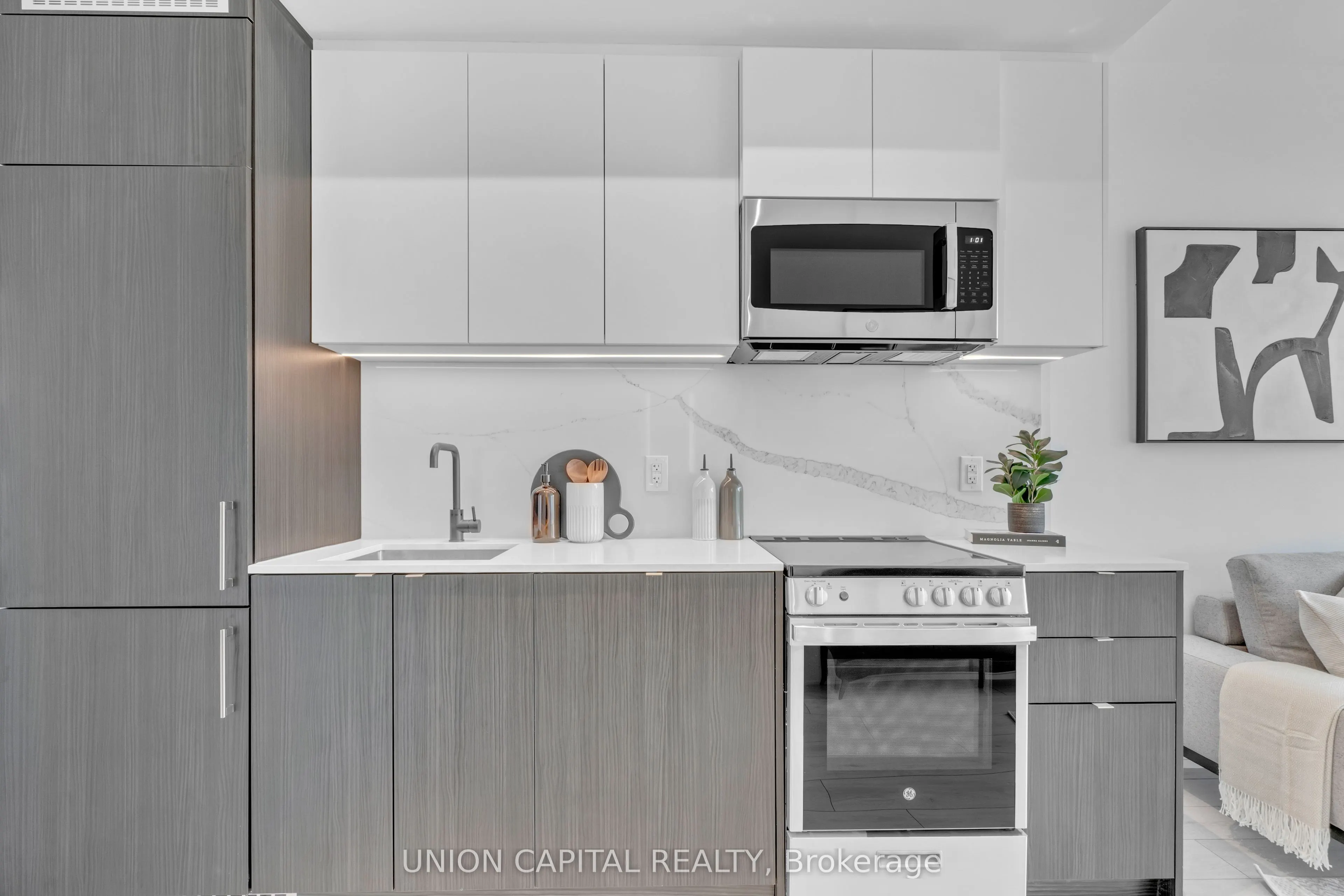 500 Dupont Street, #308