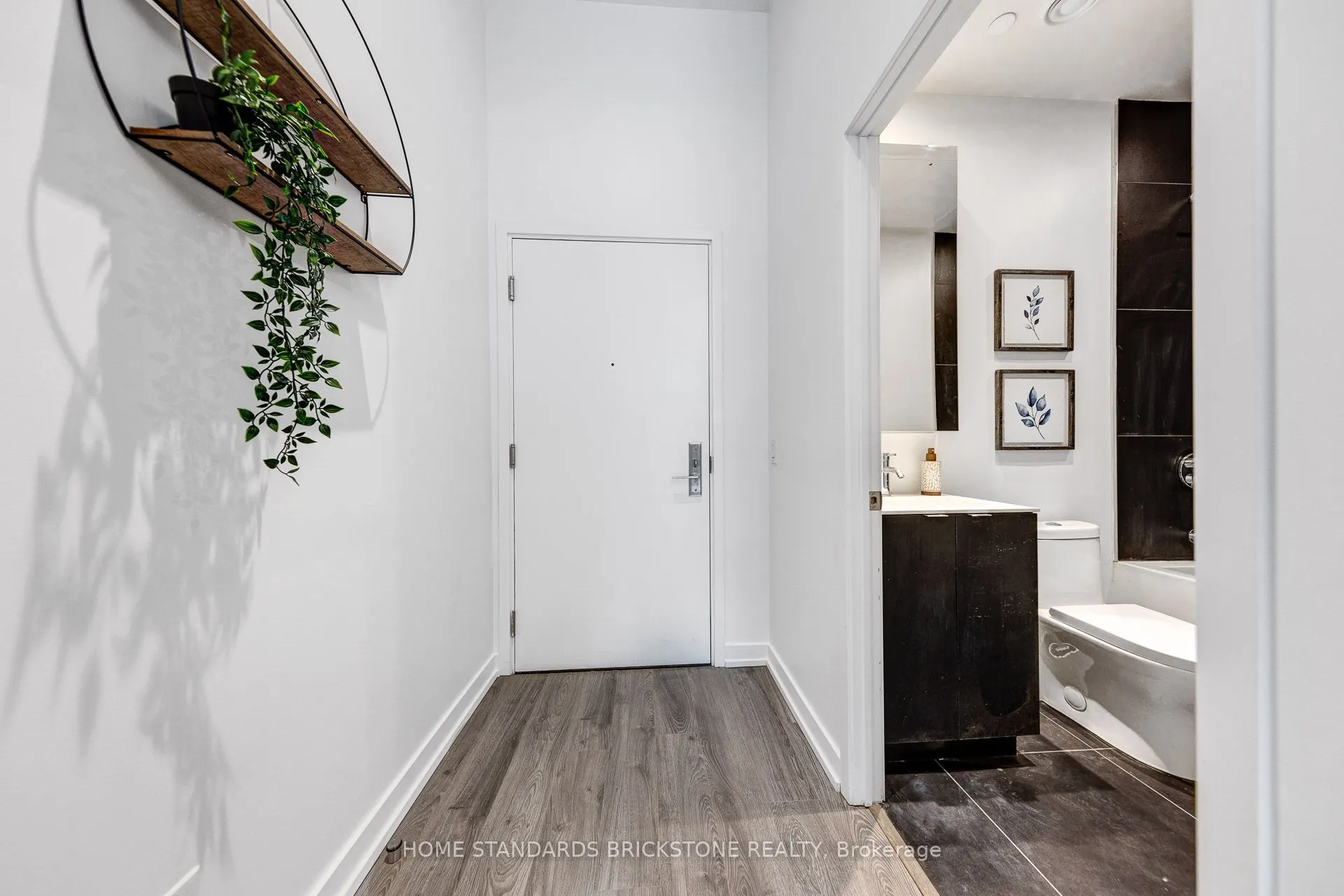 20 Edward Street, #402