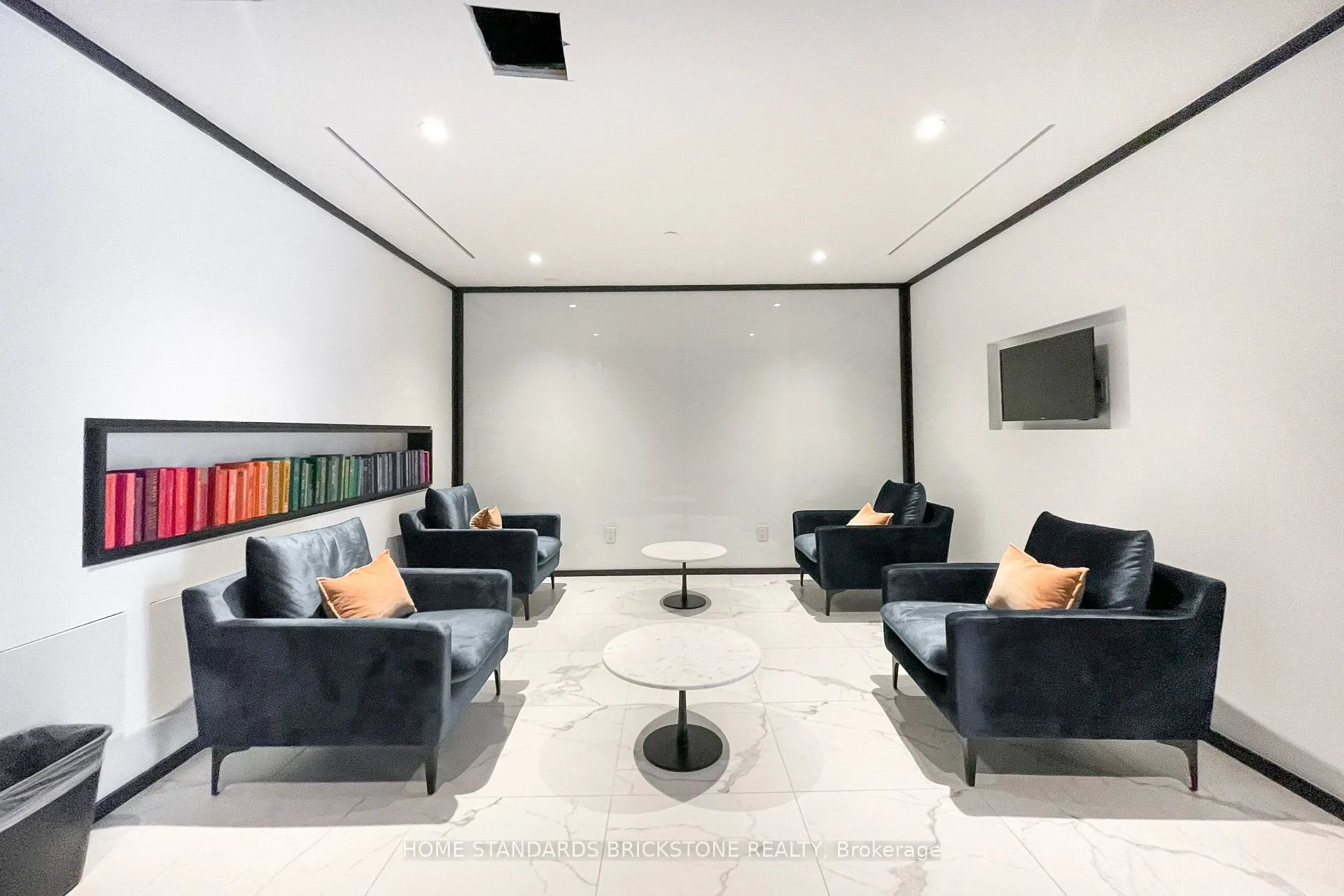 20 Edward Street, #402