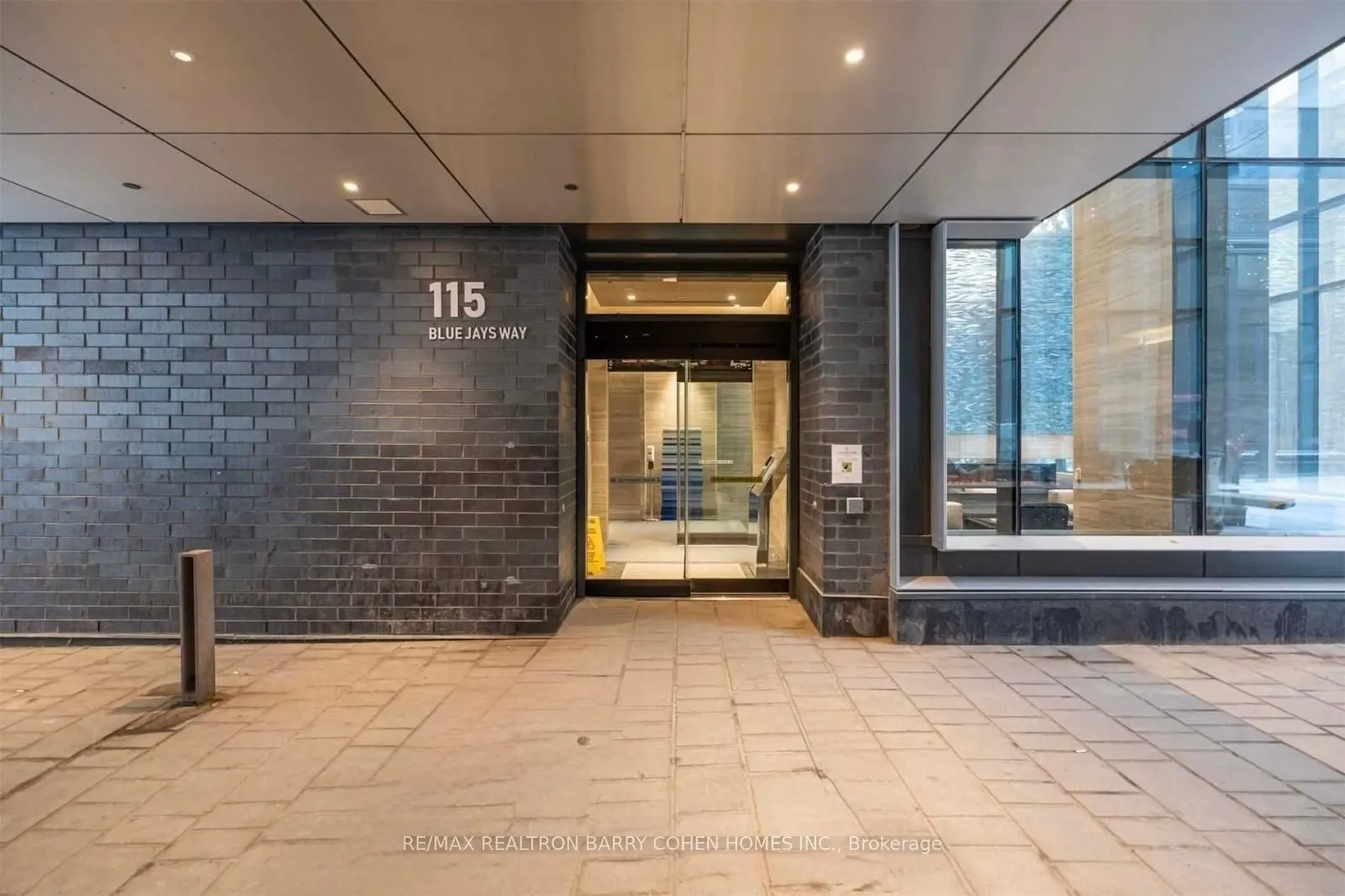 115 Blue Jays Way E, #4802
