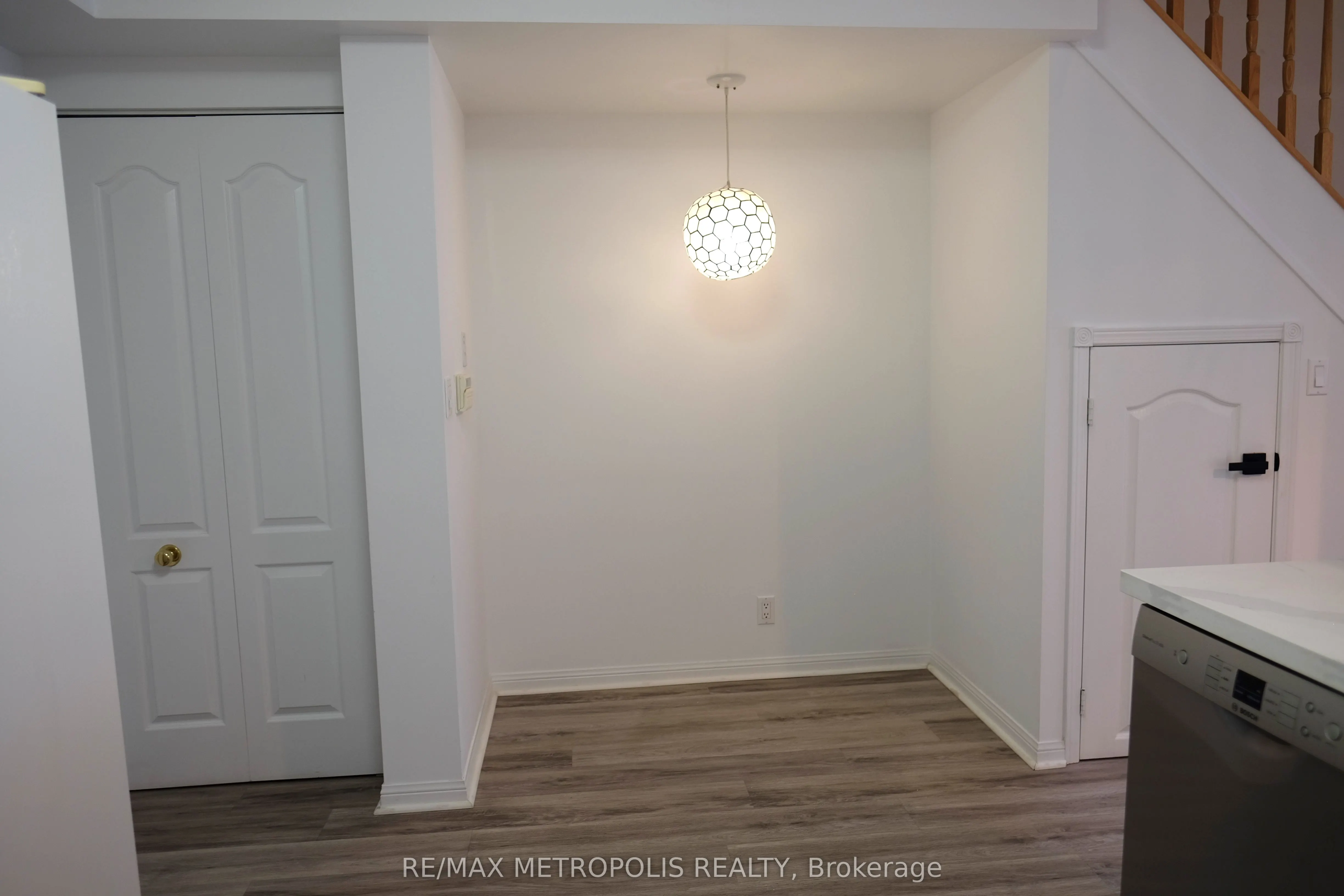 28 Sommerset Way, #1602