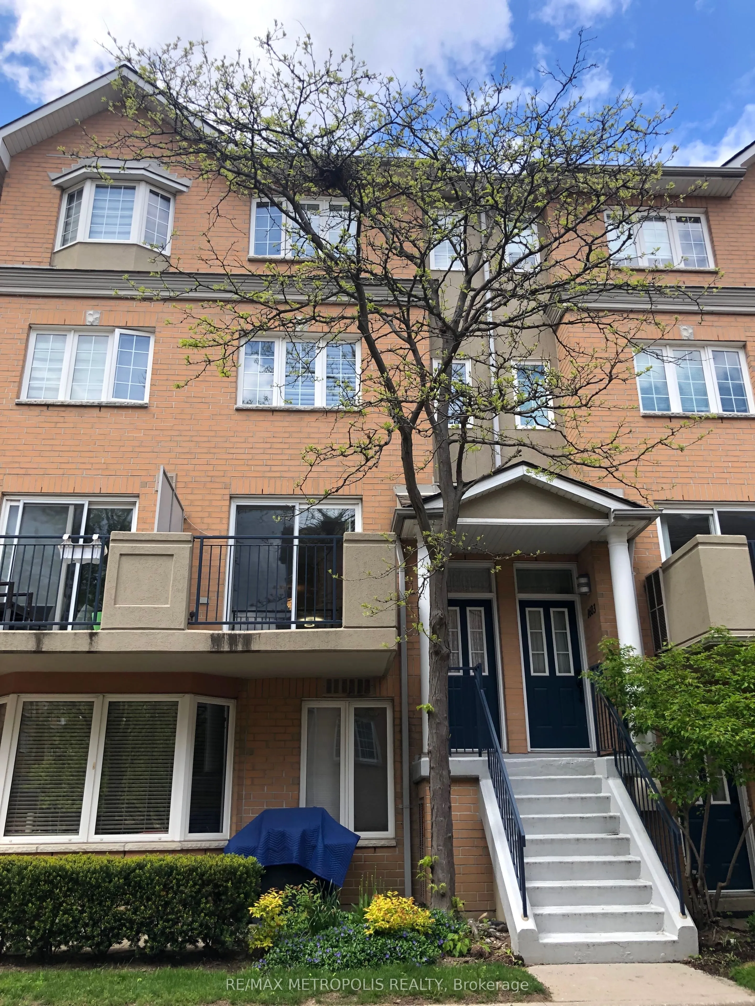 28 Sommerset Way, #1602