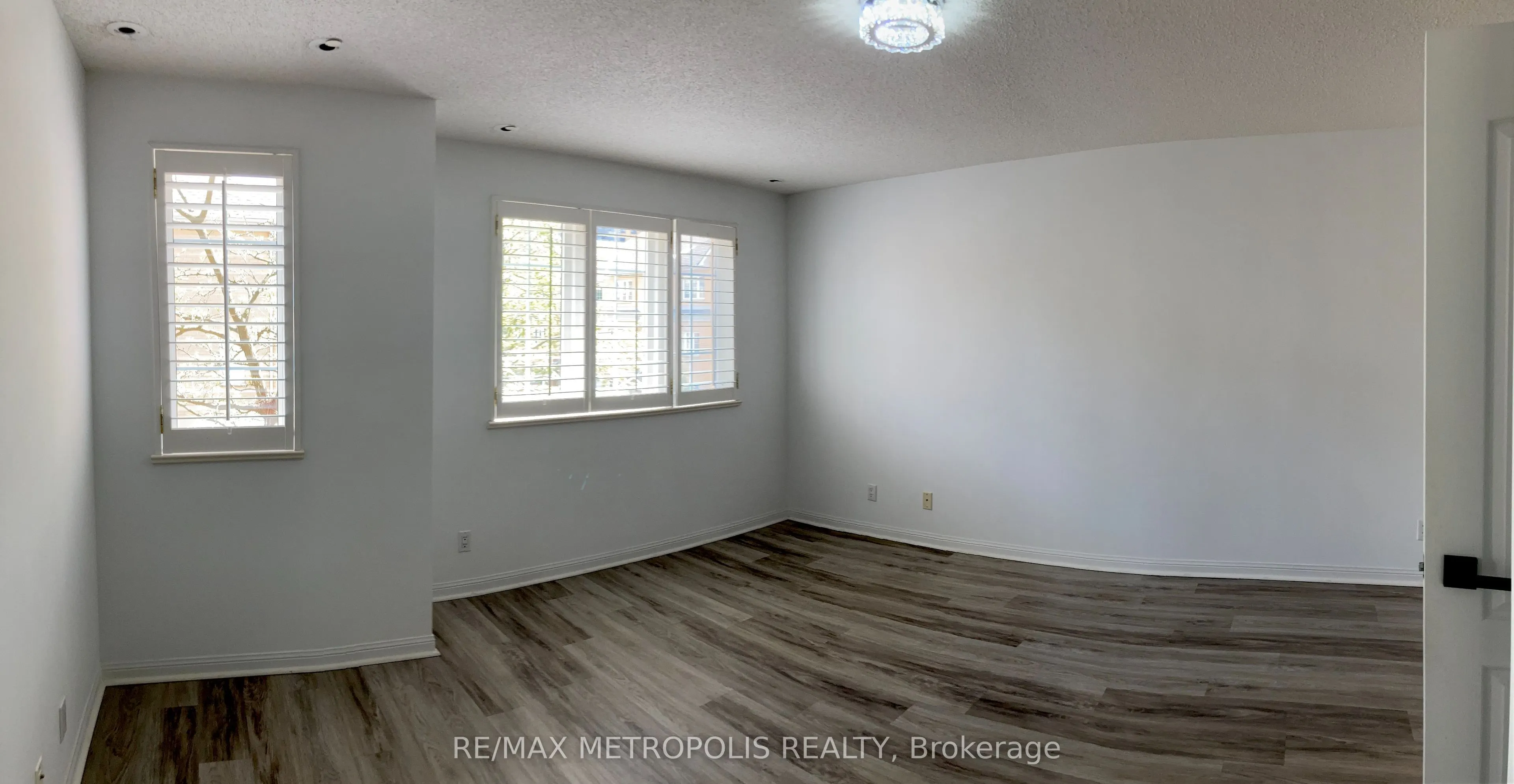 28 Sommerset Way, #1602