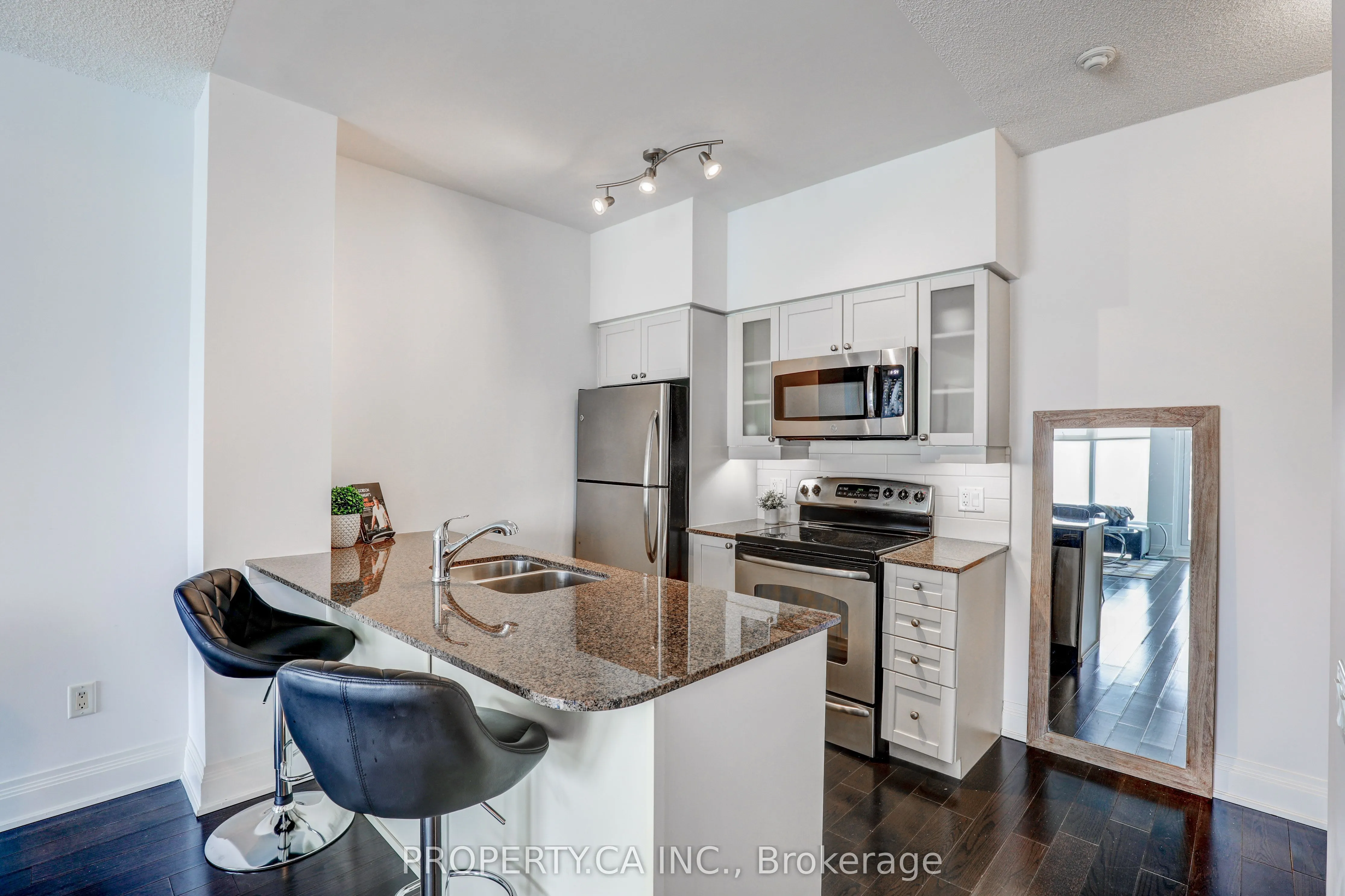 2191 Yonge Street, #3712