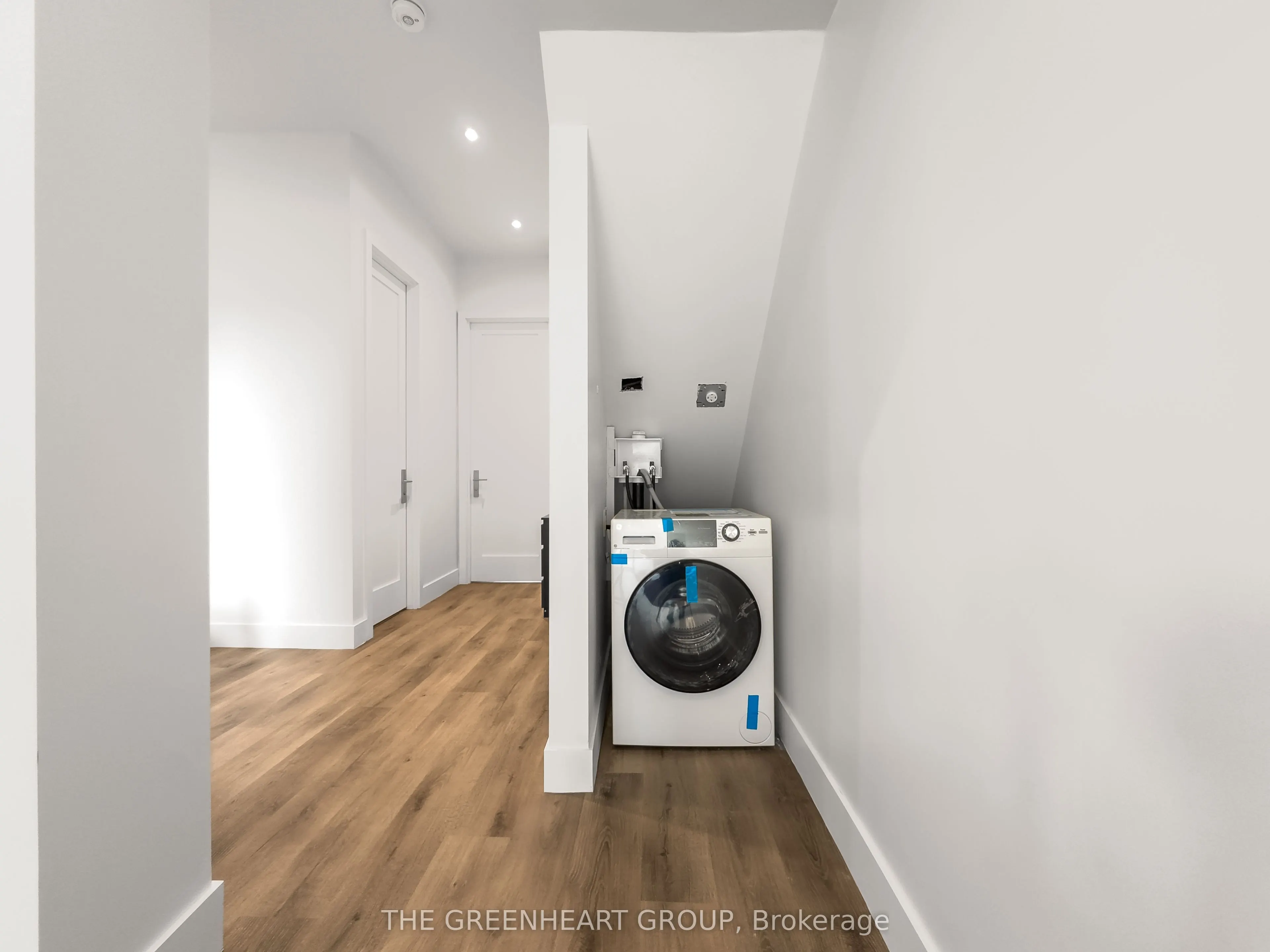 89 Montrose Avenue, #Main