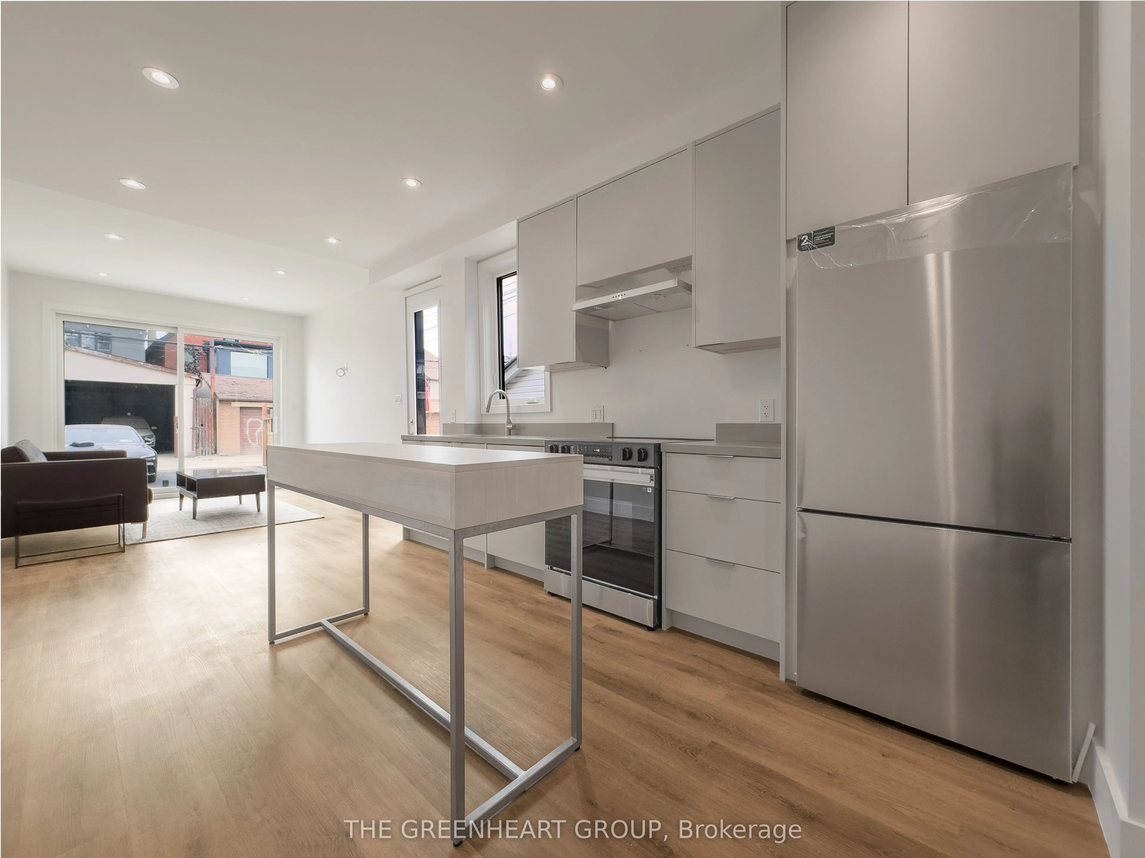 89 Montrose Avenue, #Main