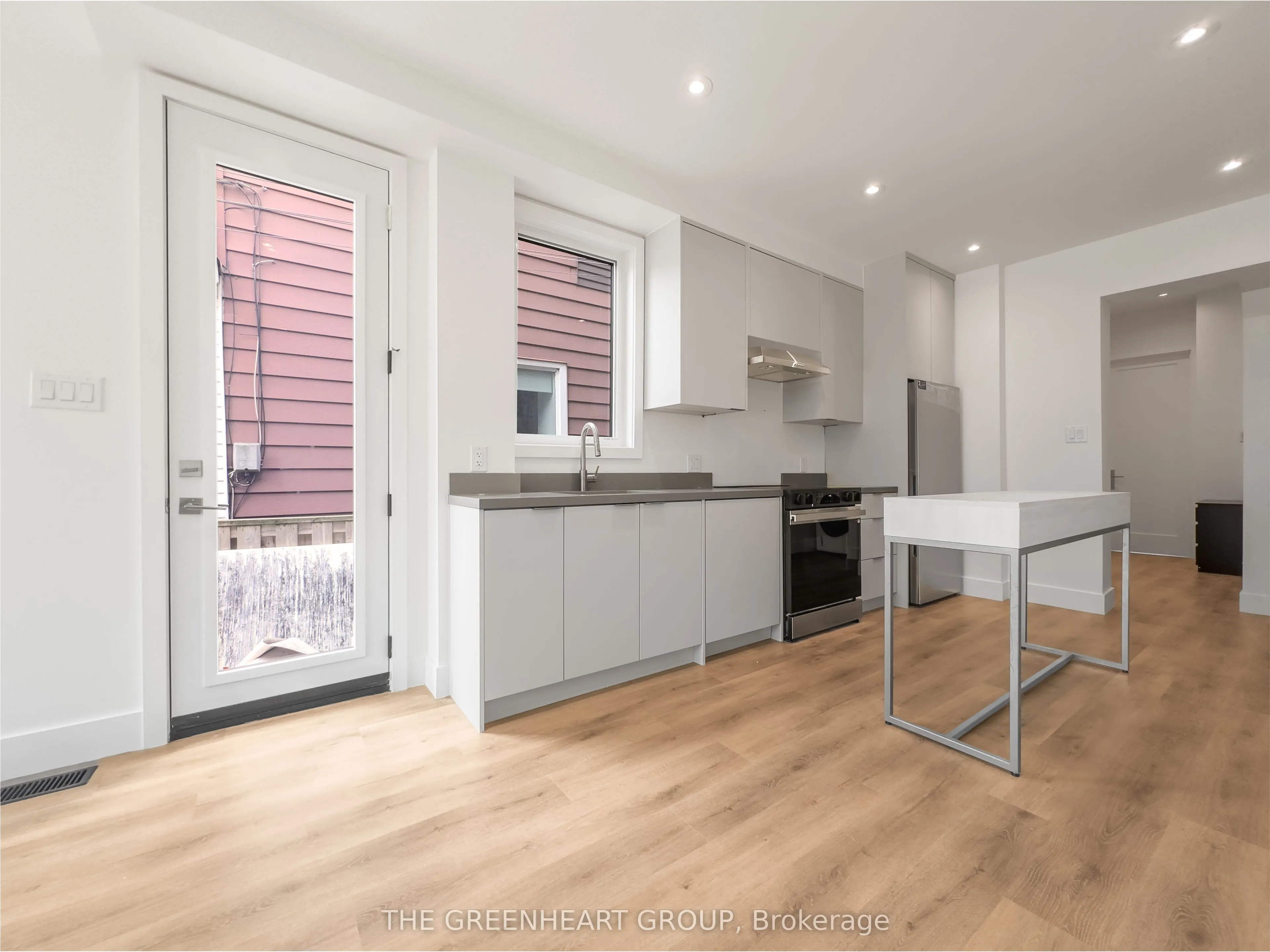 89 Montrose Avenue, #Main