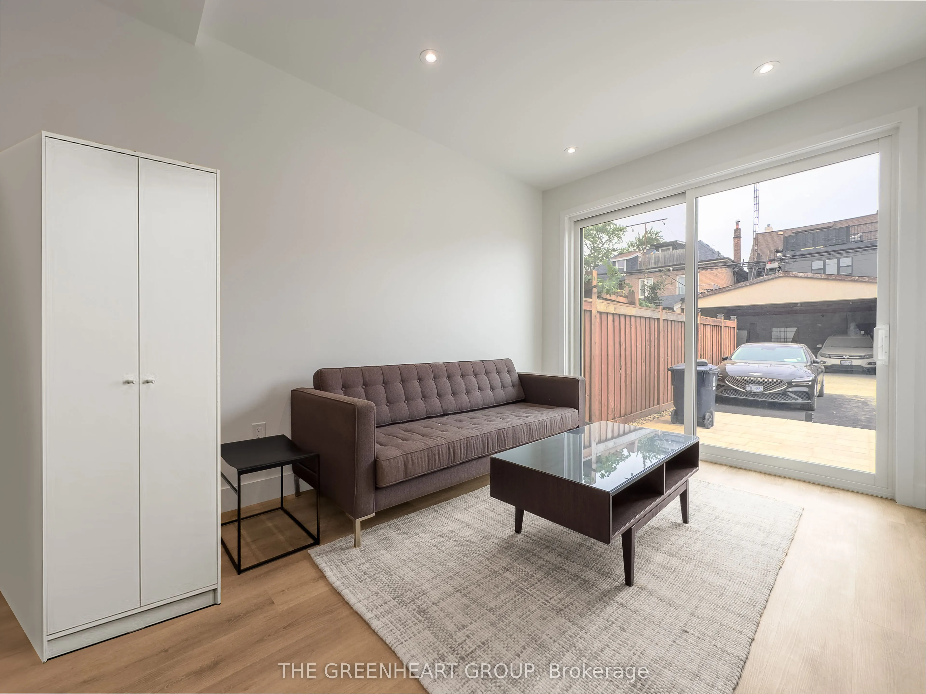 89 Montrose Avenue, #Main