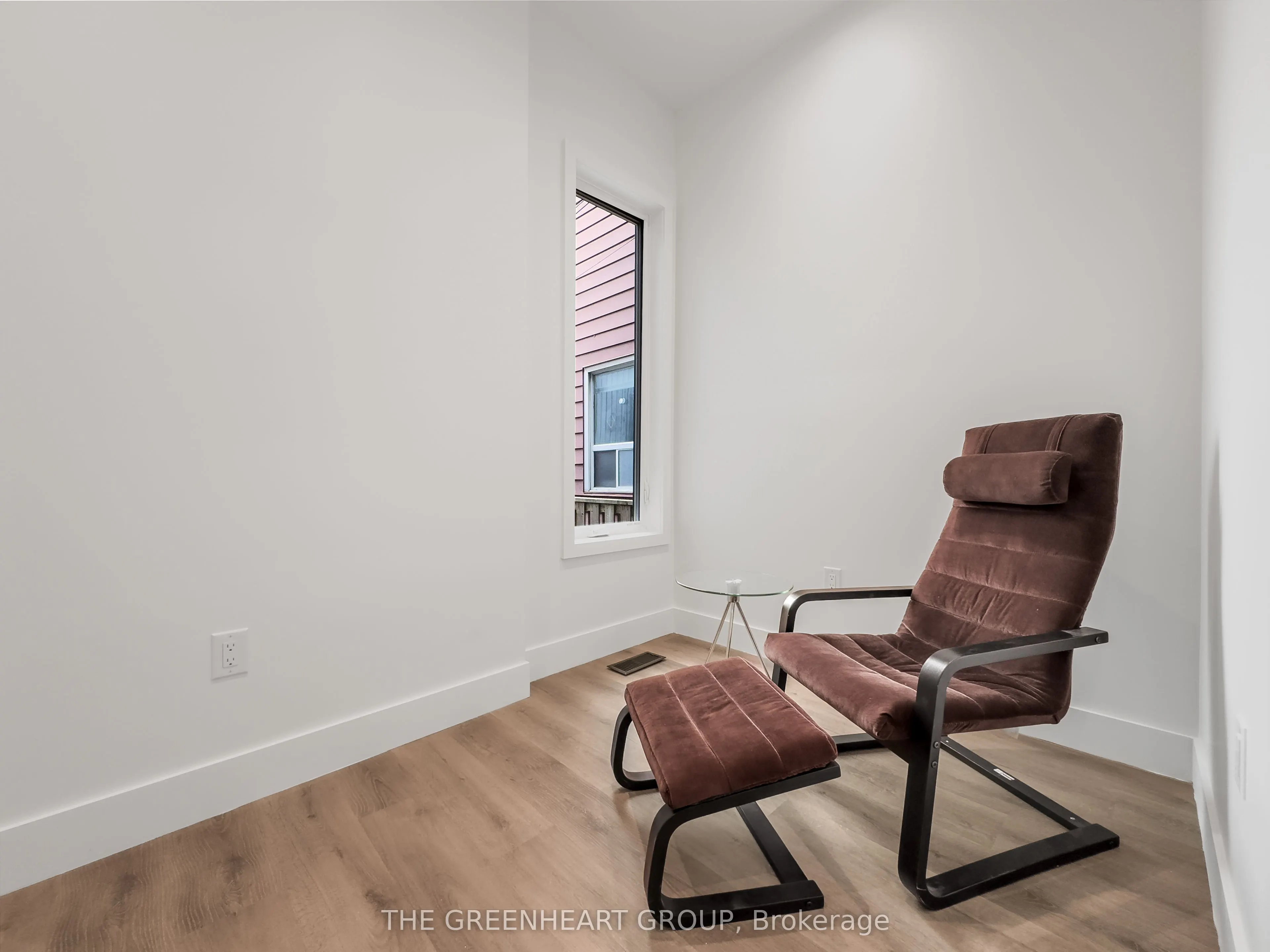 89 Montrose Avenue, #Main