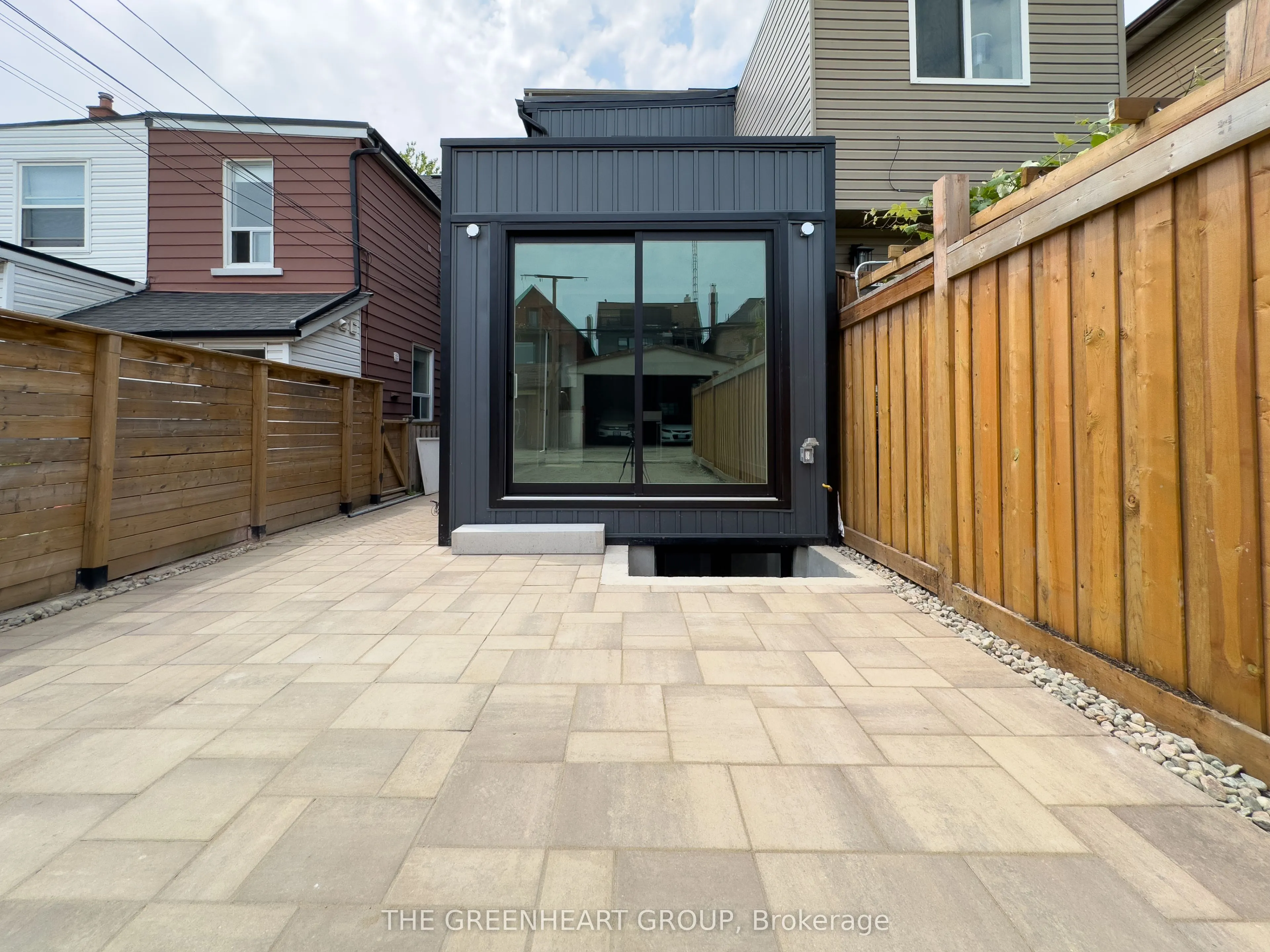 89 Montrose Avenue, #Main