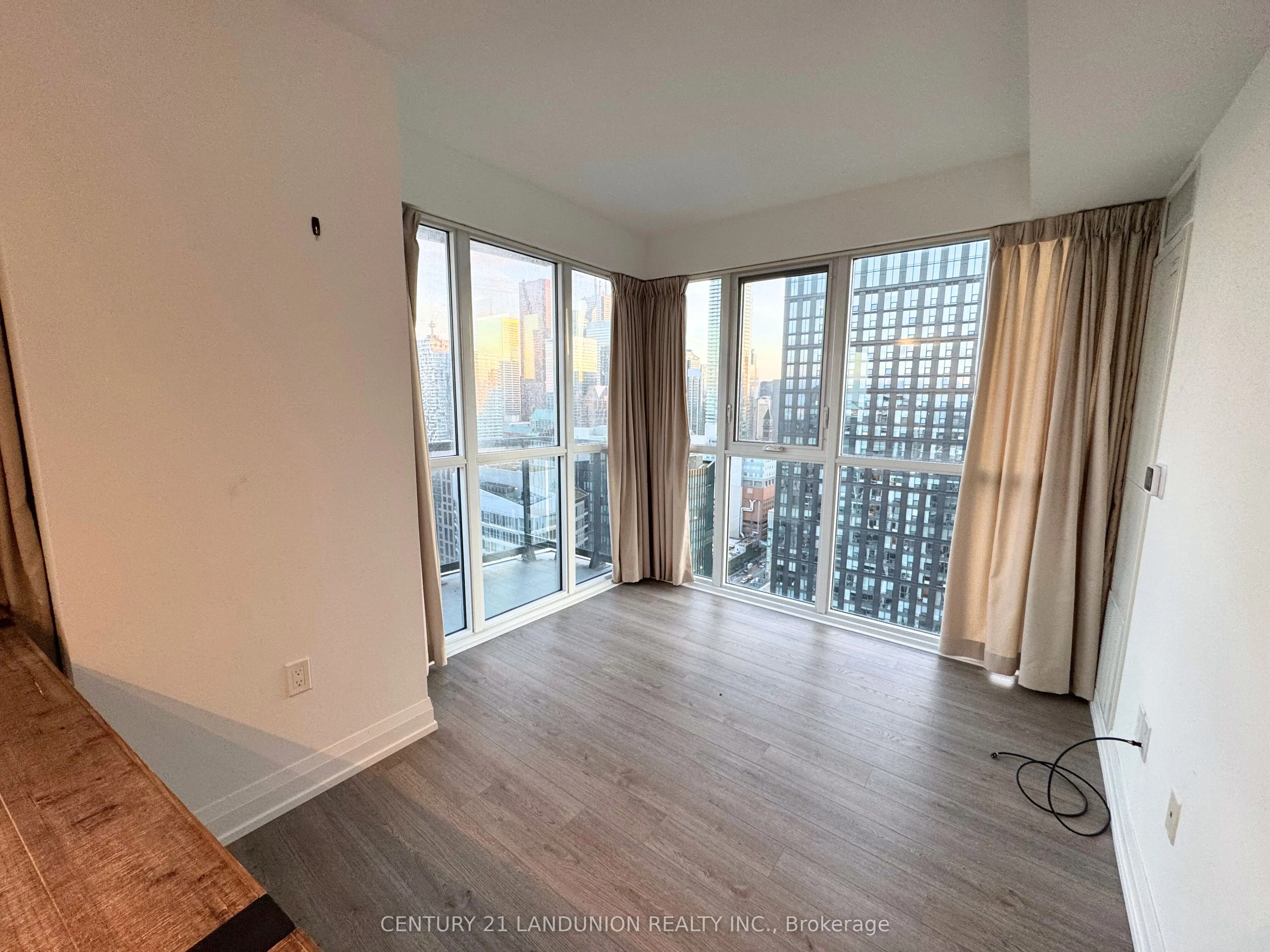 77 Mutual Street, #3504