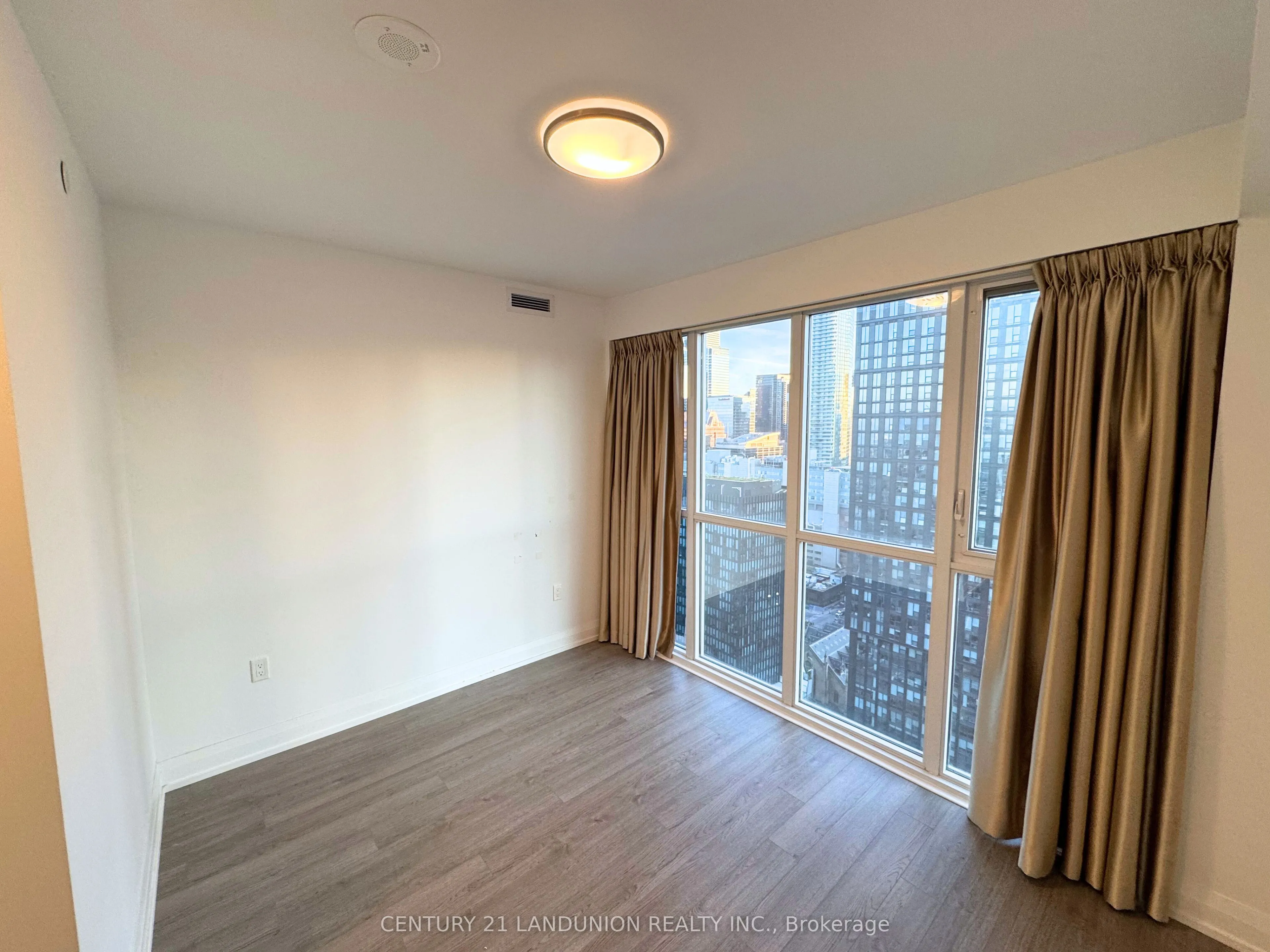 77 Mutual Street, #3504