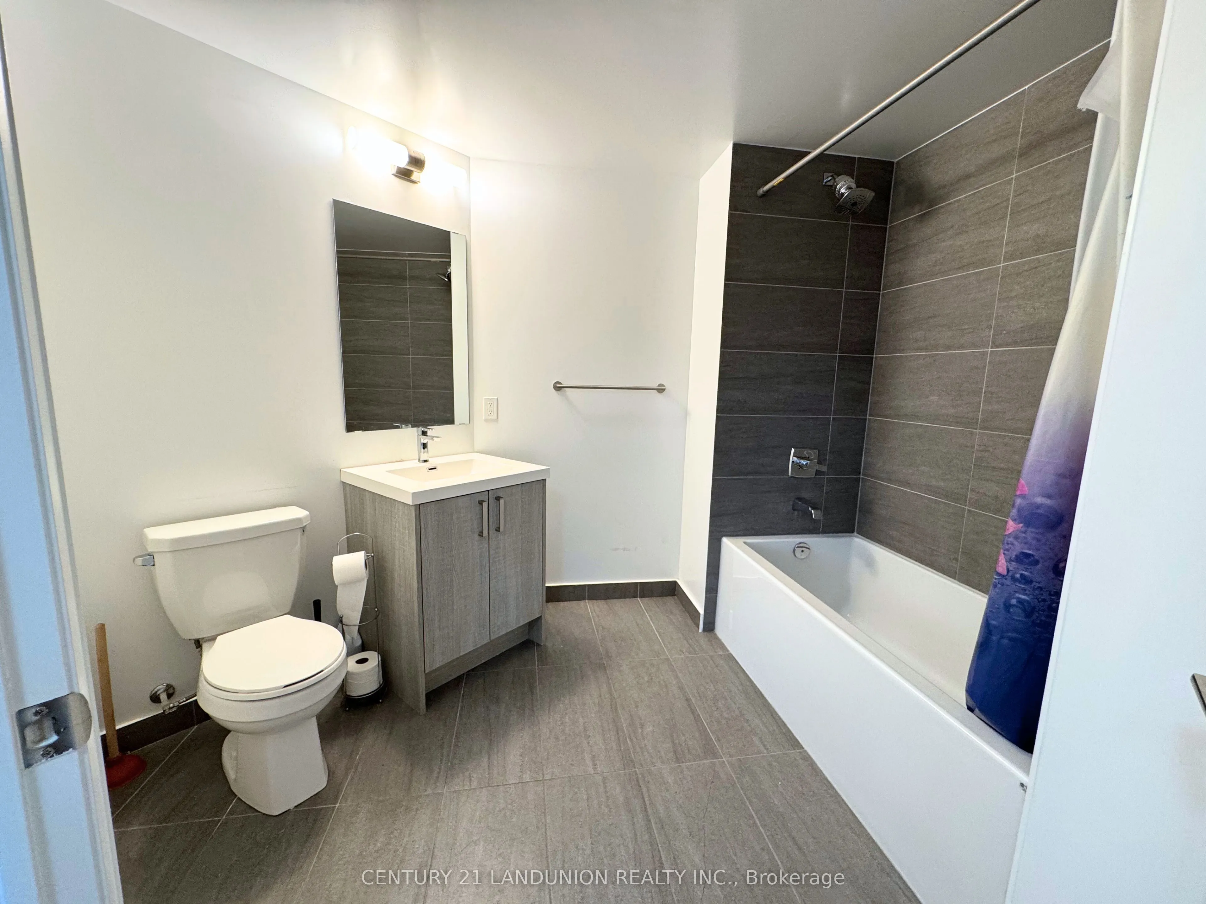 77 Mutual Street, #3504