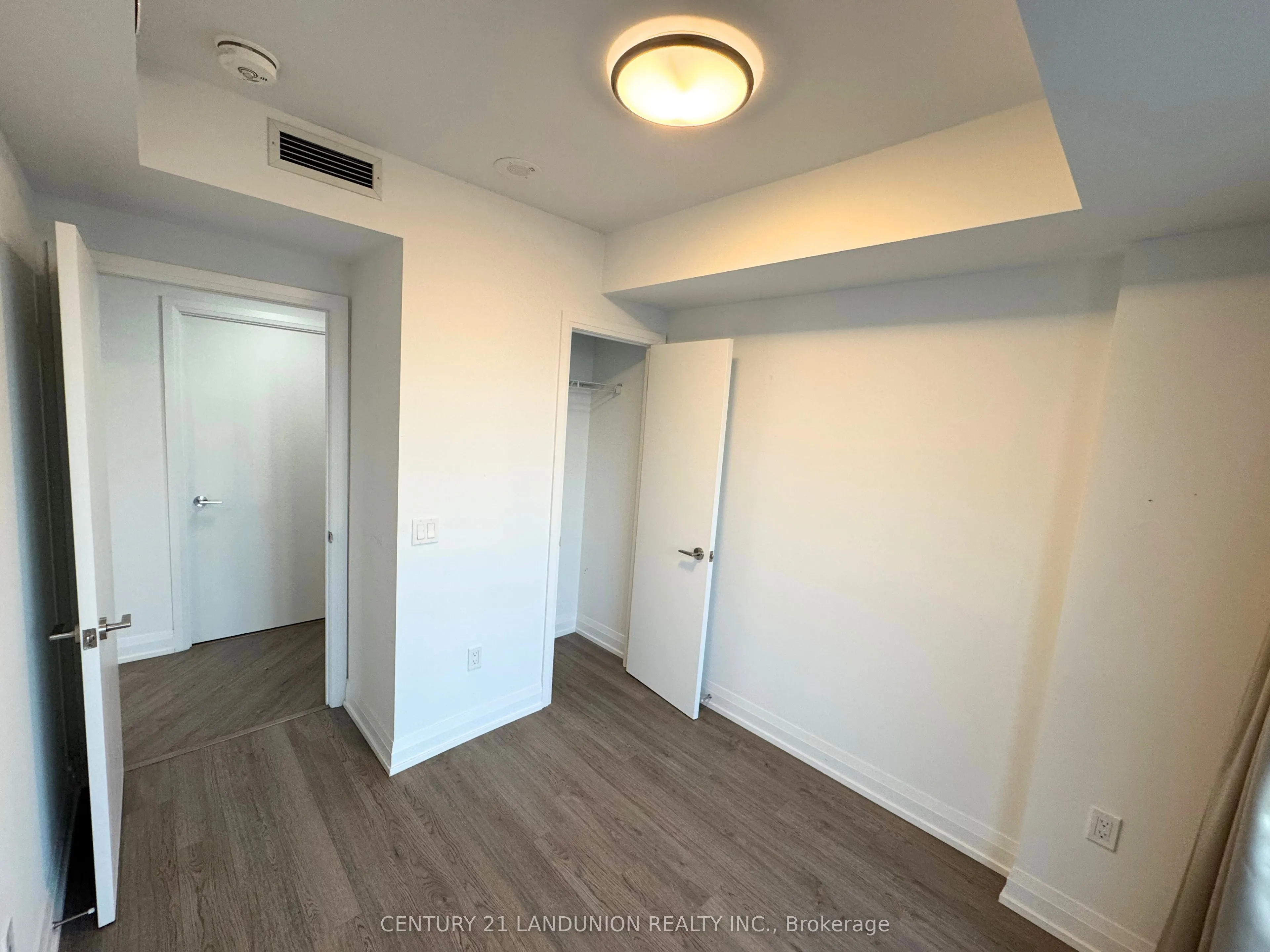 77 Mutual Street, #3504