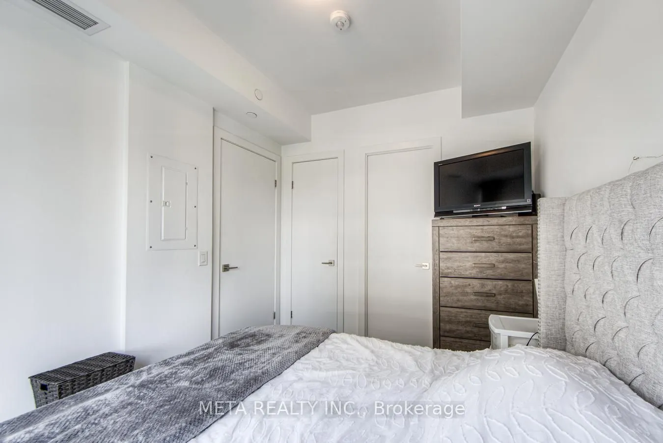 609 Avenue Road, #1410