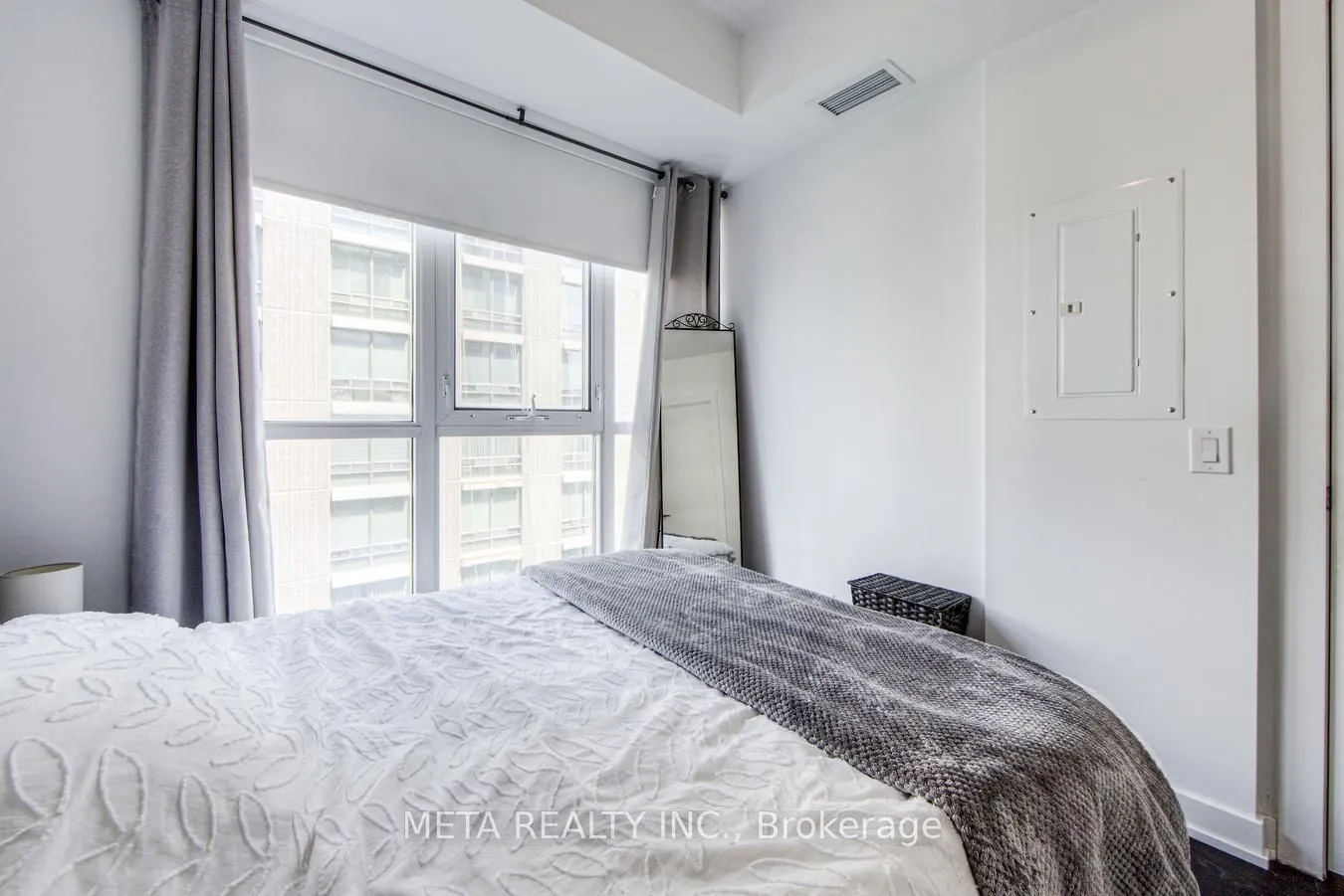 609 Avenue Road, #1410