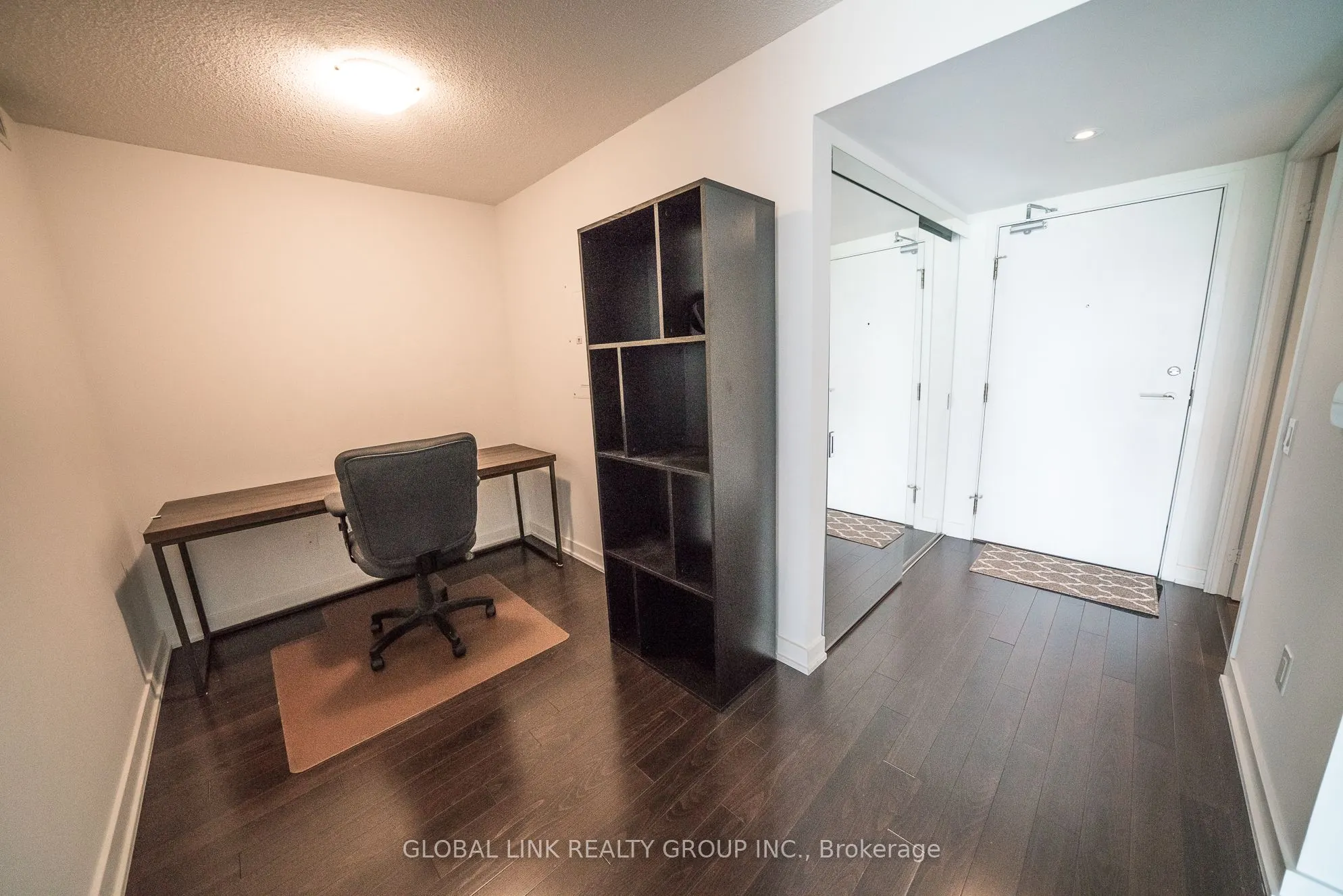121 Mcmahon Drive, #915
