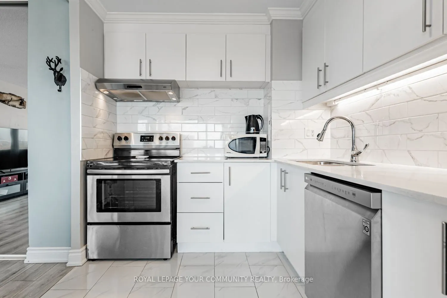 10 Sunny Glenway, #912