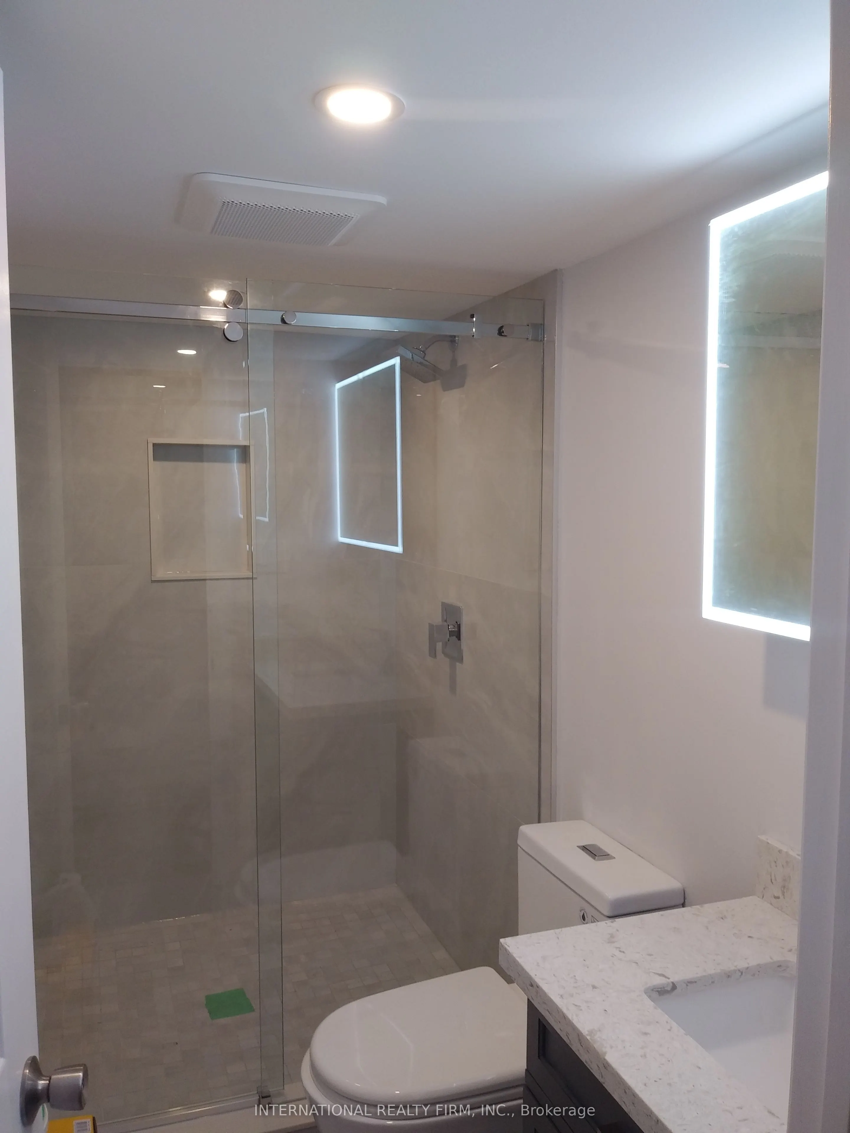 261 Soudan Avenue, #Lower
