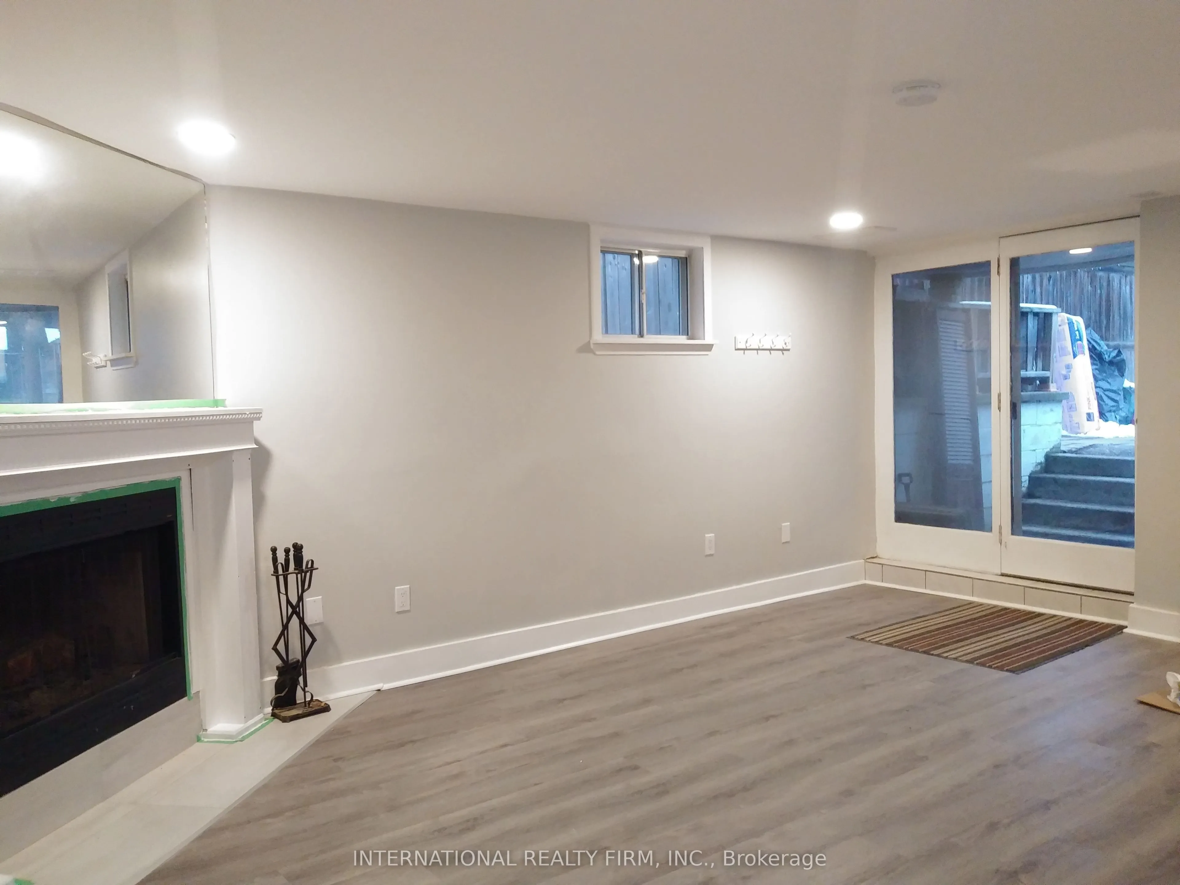 261 Soudan Avenue, #Lower