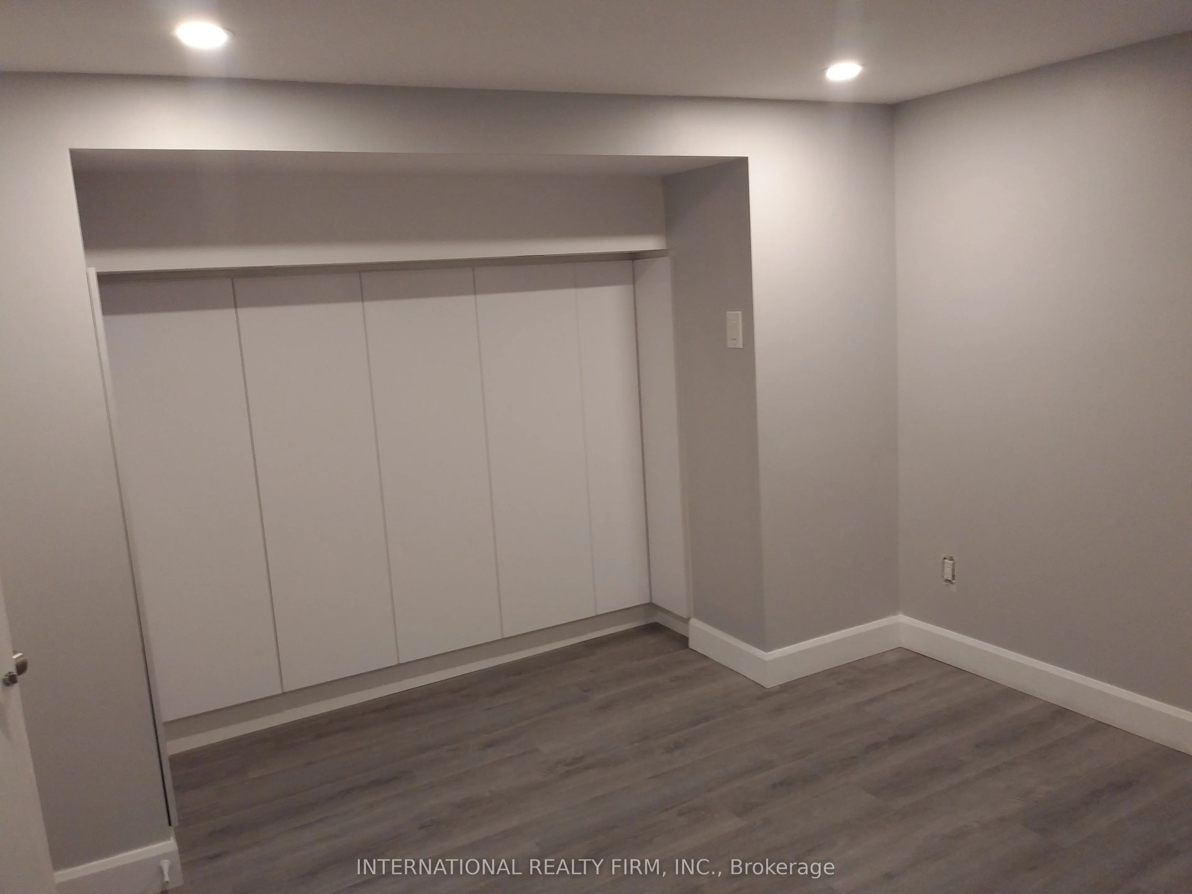 261 Soudan Avenue, #Lower
