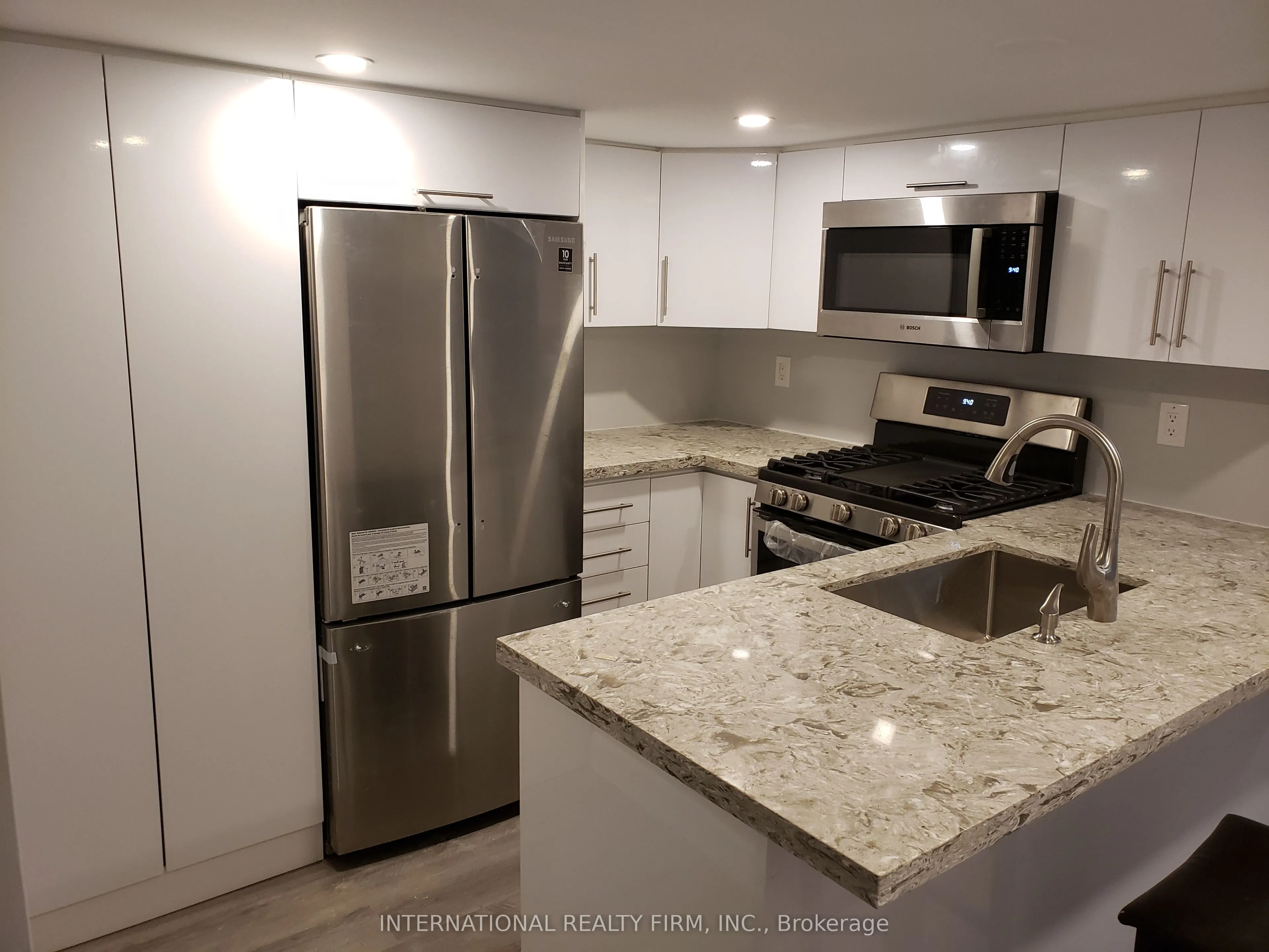 261 Soudan Avenue, #Lower