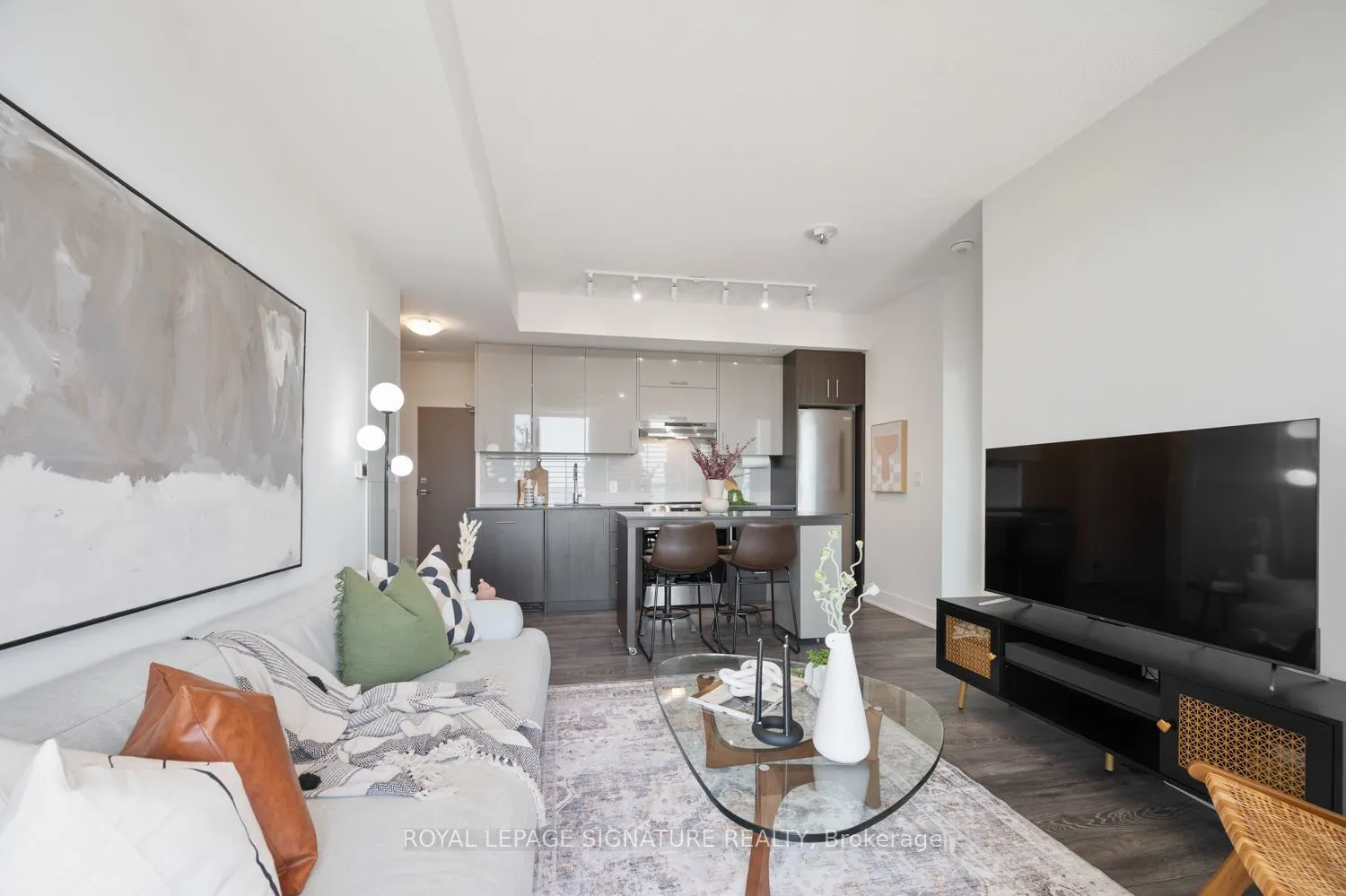 188 Fairview Mall Drive E, #1611