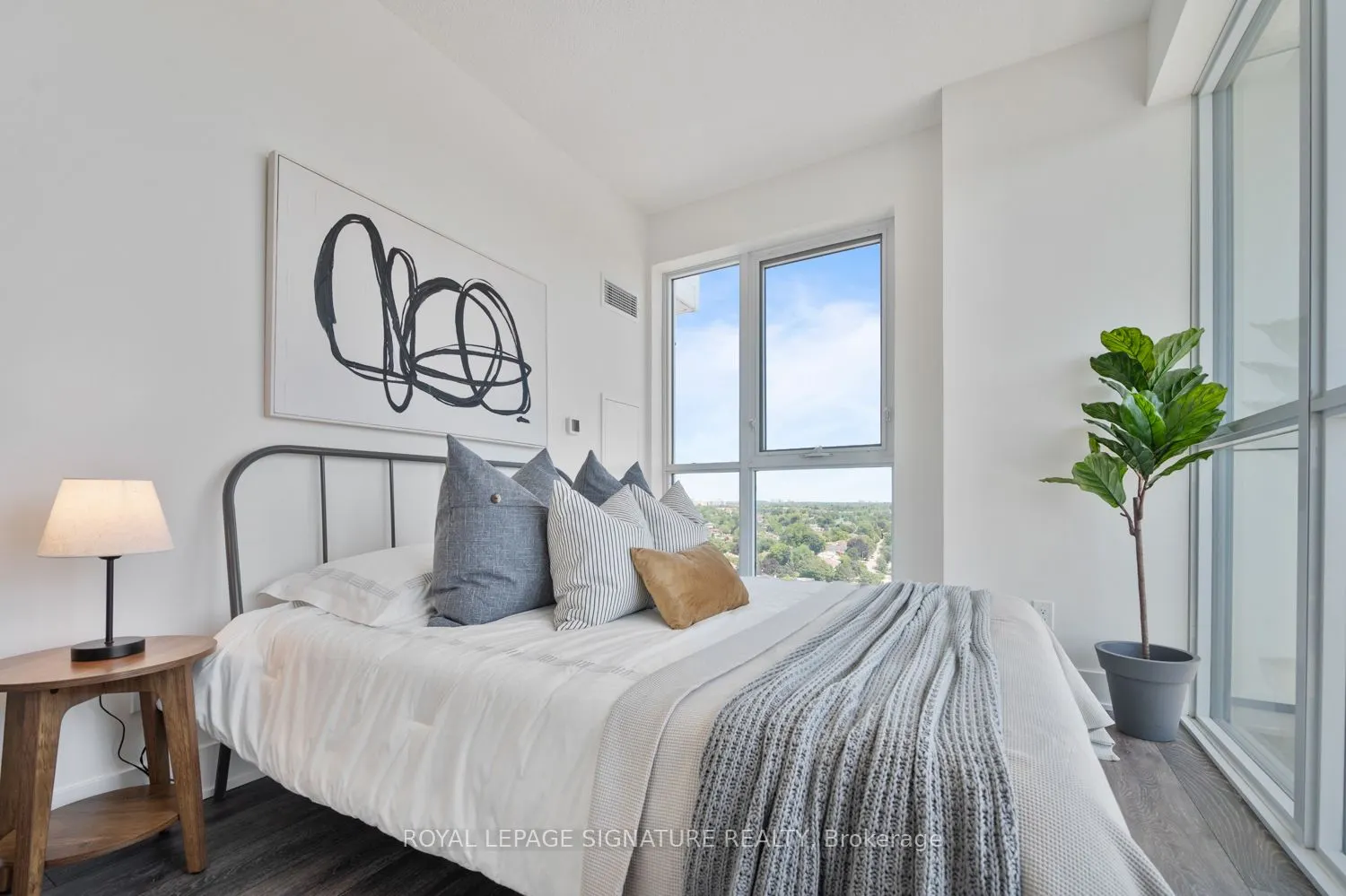 188 Fairview Mall Drive E, #1611