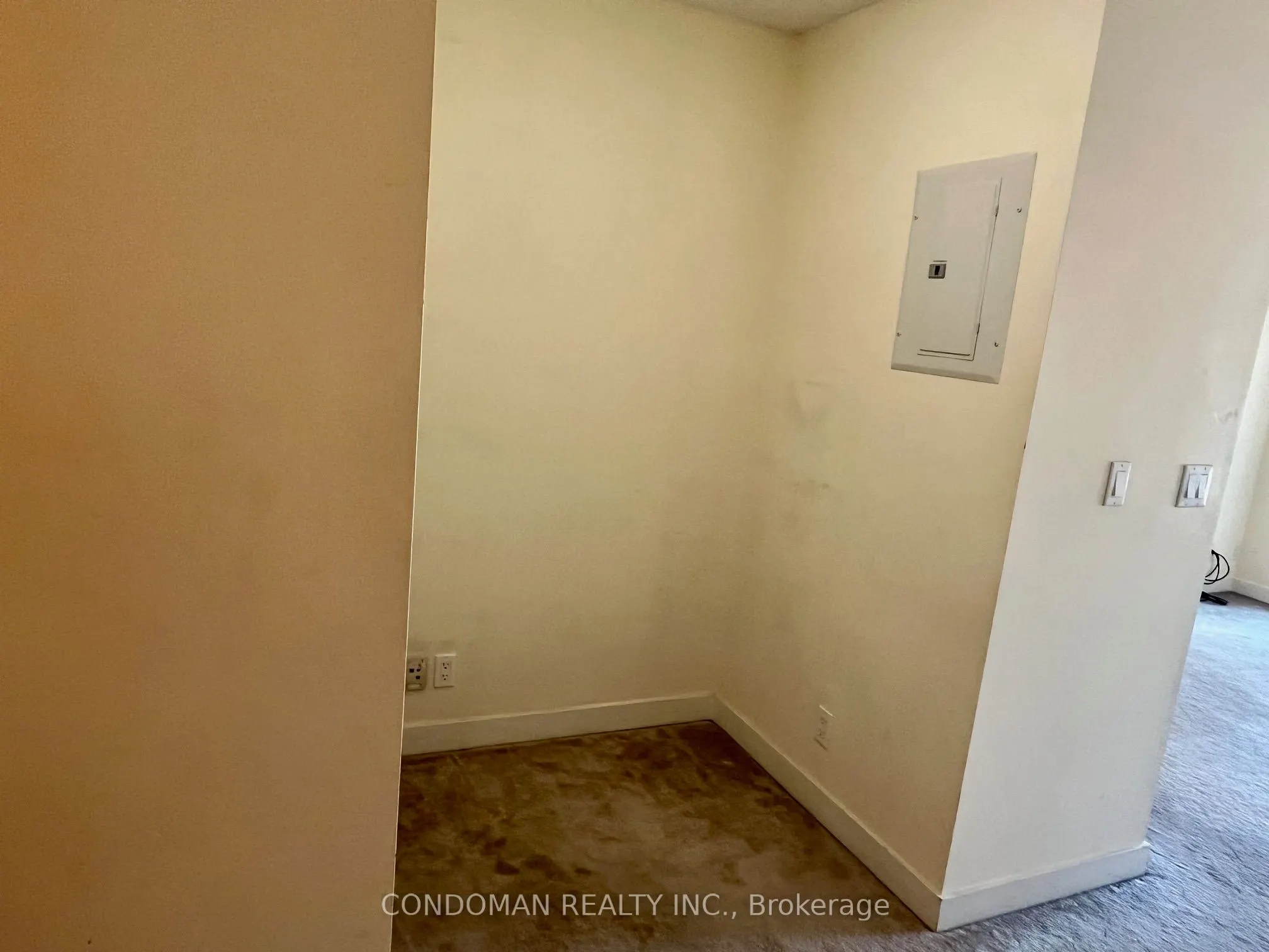 397 Front Street, #907