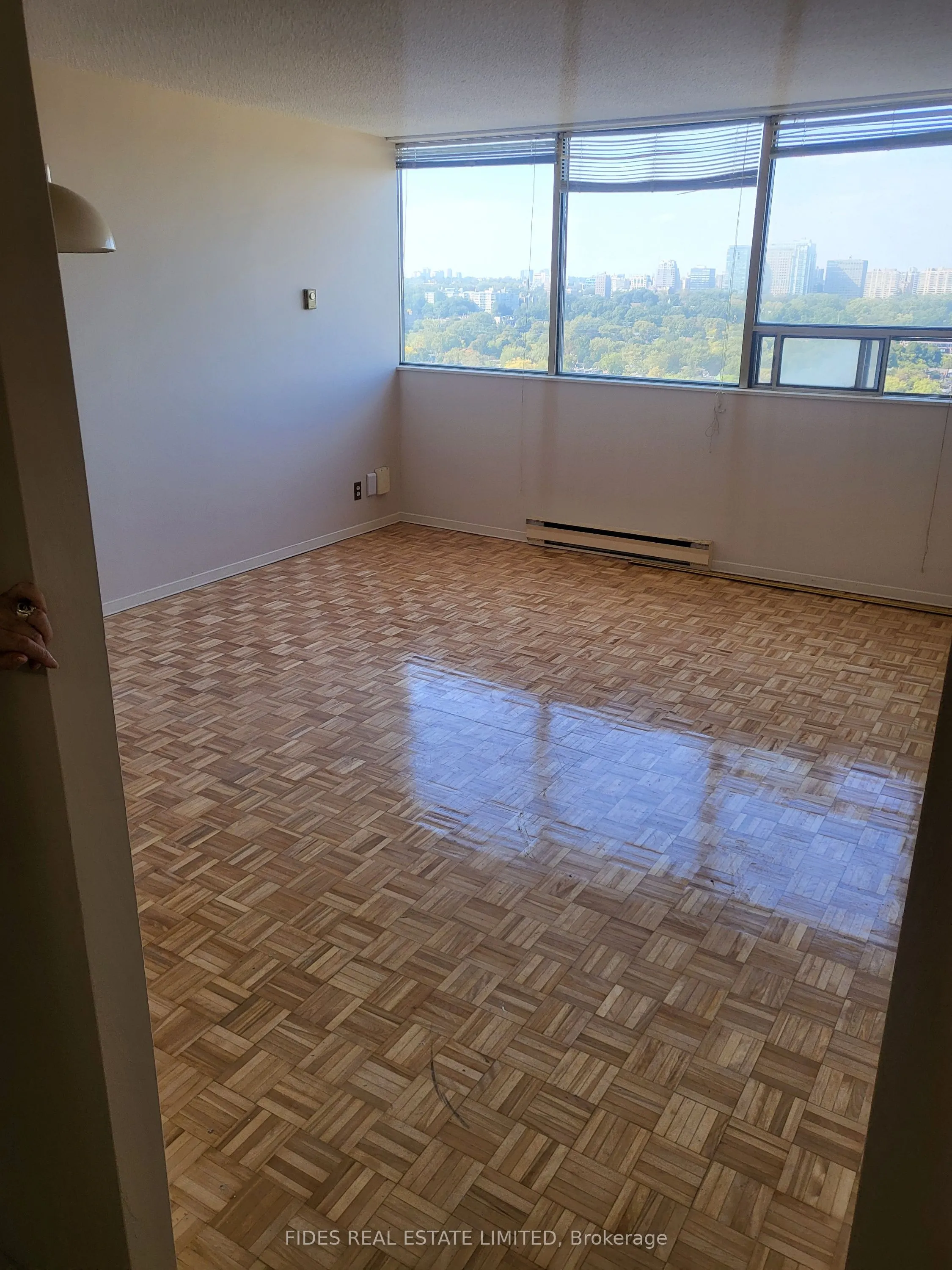 914 Yonge Street, #2010