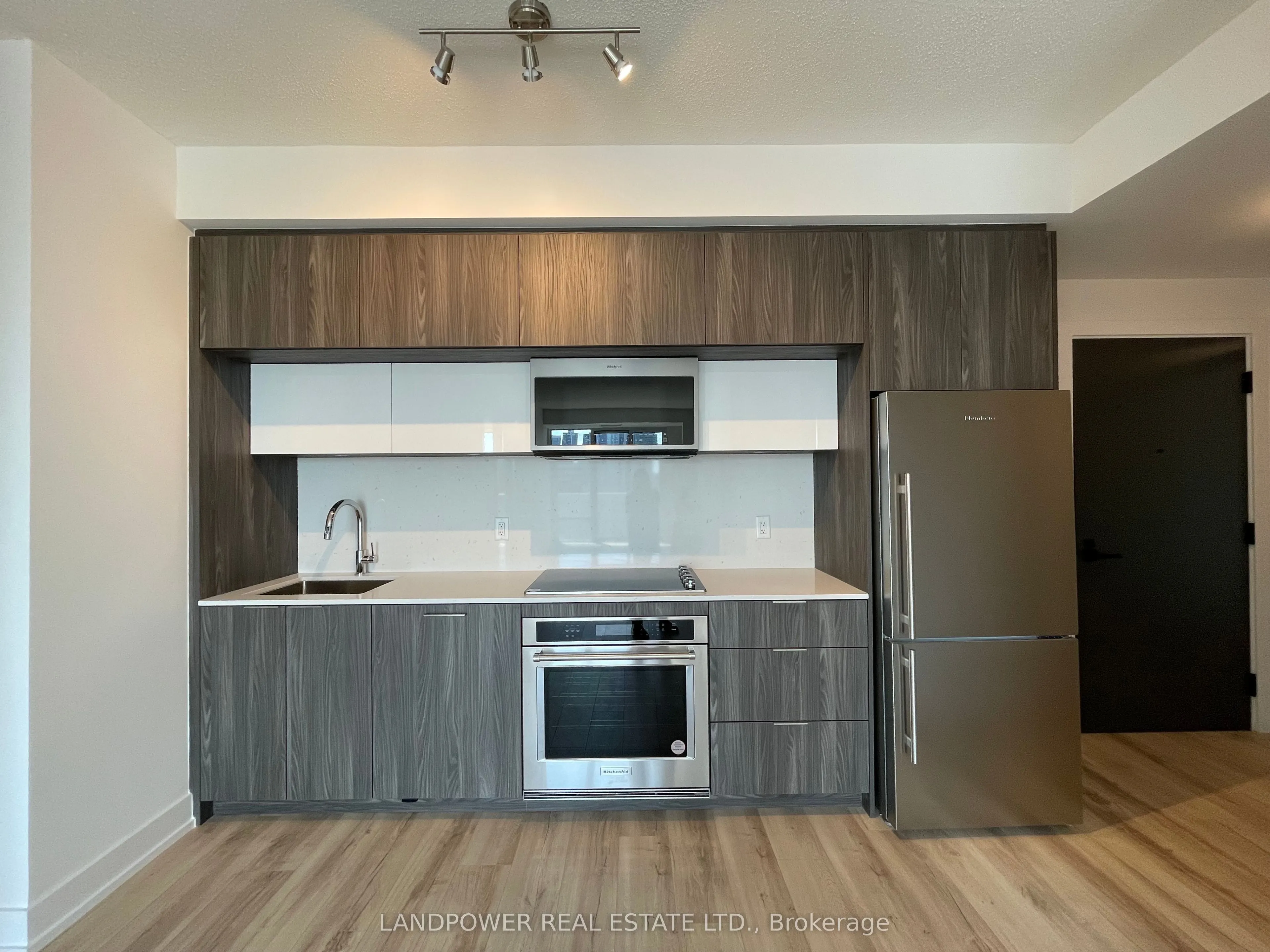 25 Adra Grado Way S, #832