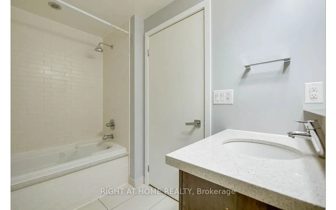 21 Widmer Street, #2504