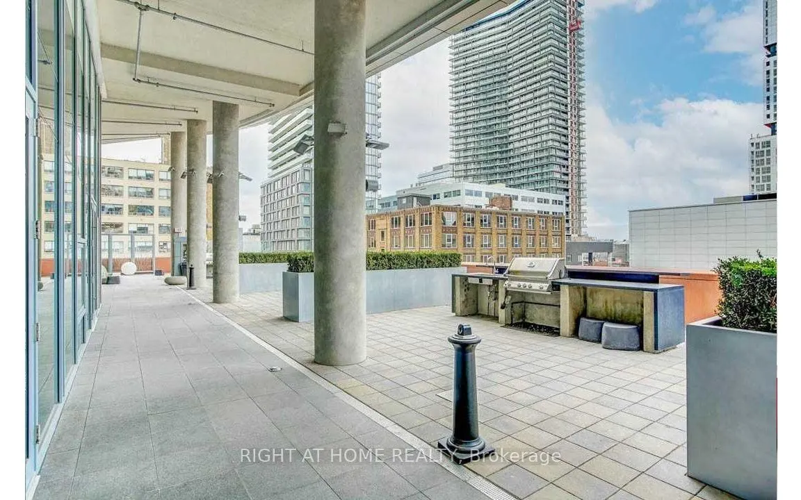 21 Widmer Street, #2504