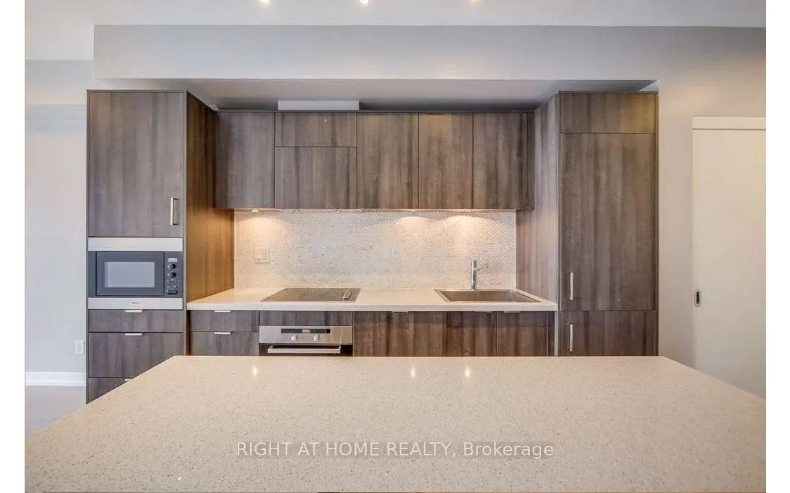 21 Widmer Street, #2504
