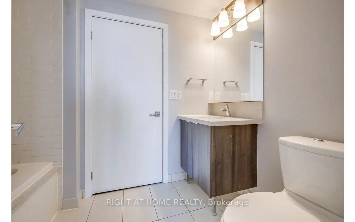 21 Widmer Street, #2504