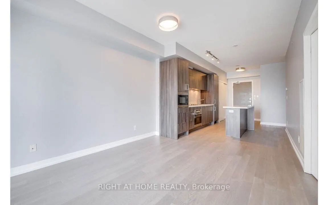 21 Widmer Street, #2504